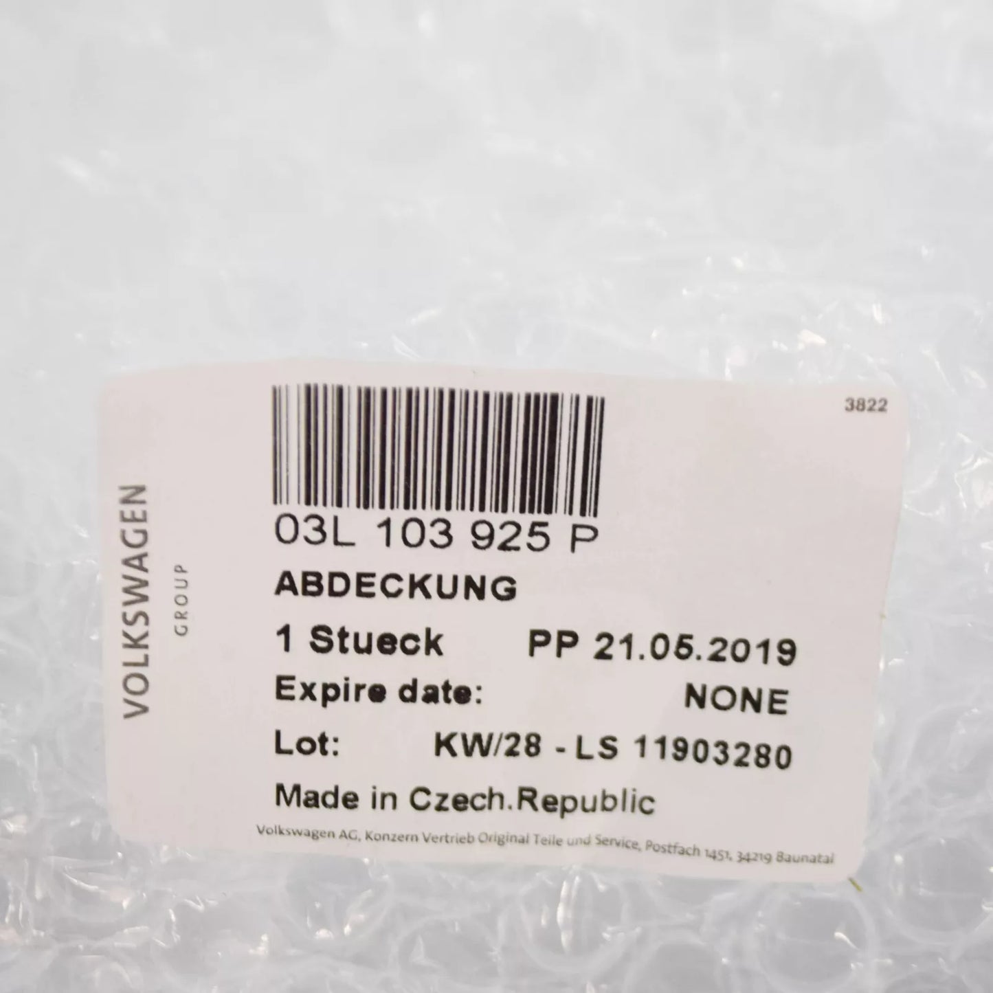 NEW AUDI A4 B8 AVANT ENGINE DECORATIVE COVER 03L103925P ORIGINAL