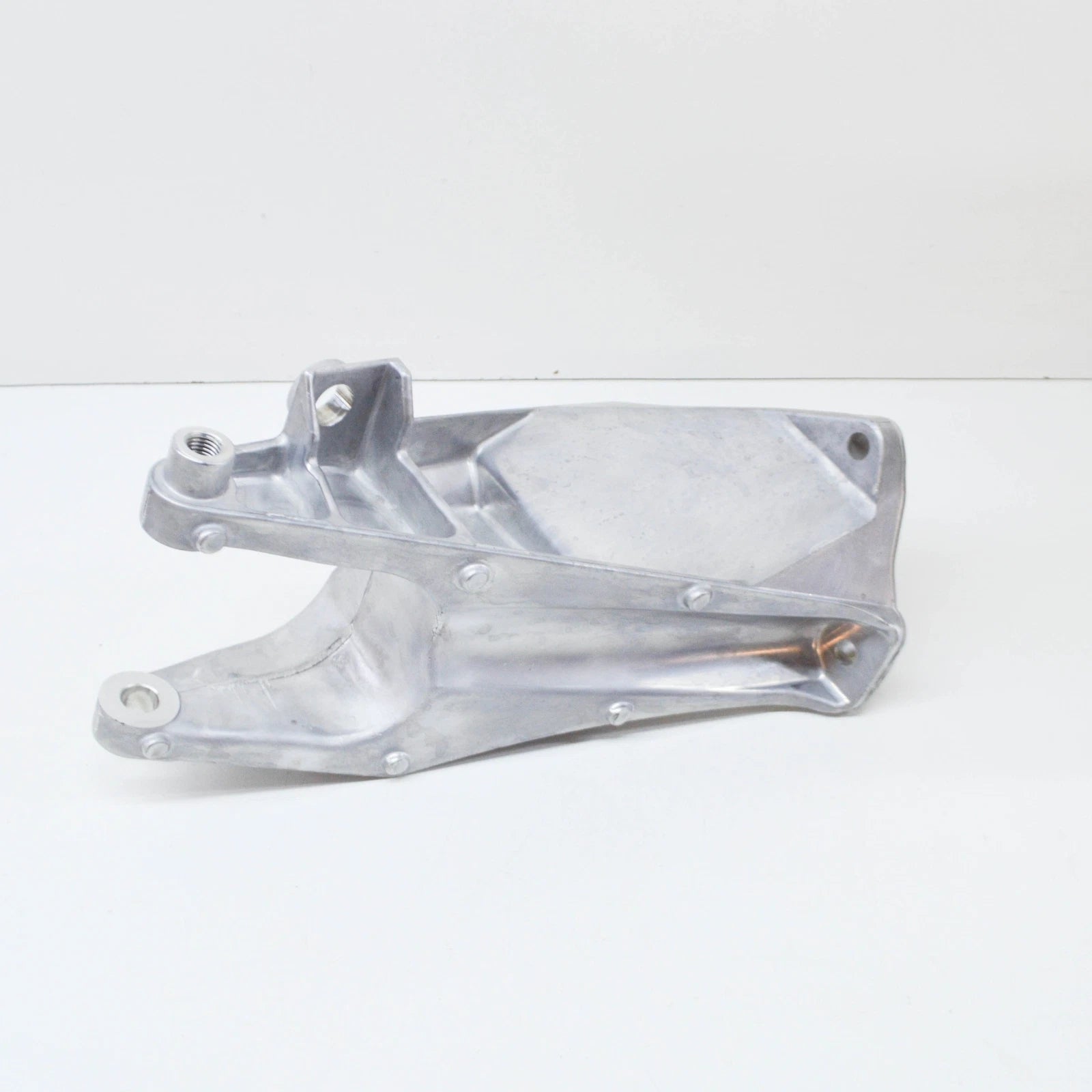 NEW VOLKSWAGEN TRANSPORTER T5 FRONT ENGINE SUPPORT BRACKET 7E0199343C ORIGINAL