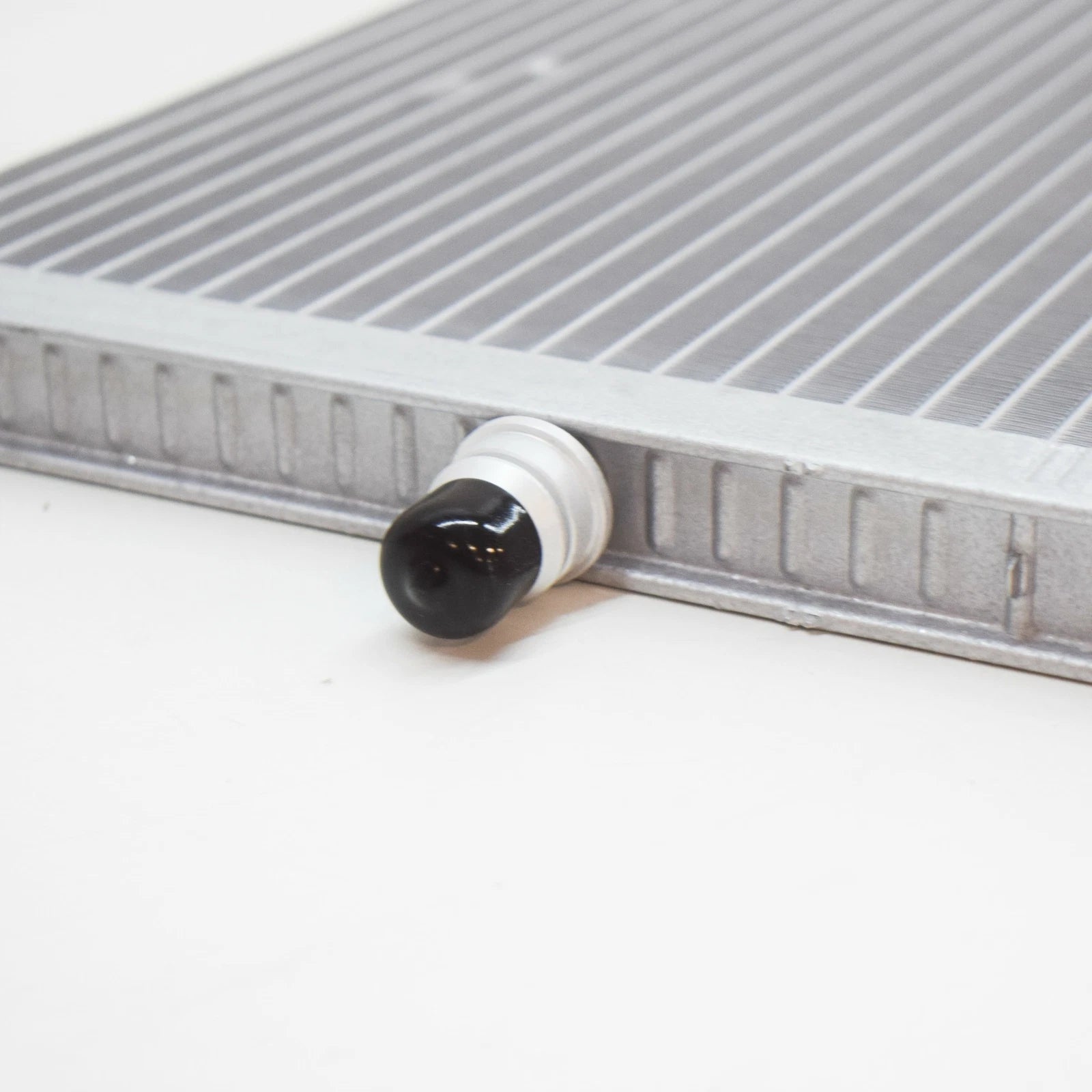 NEW MERCEDES-BENZ E W212 AMG WATER COOLER RADIATOR A1975000103