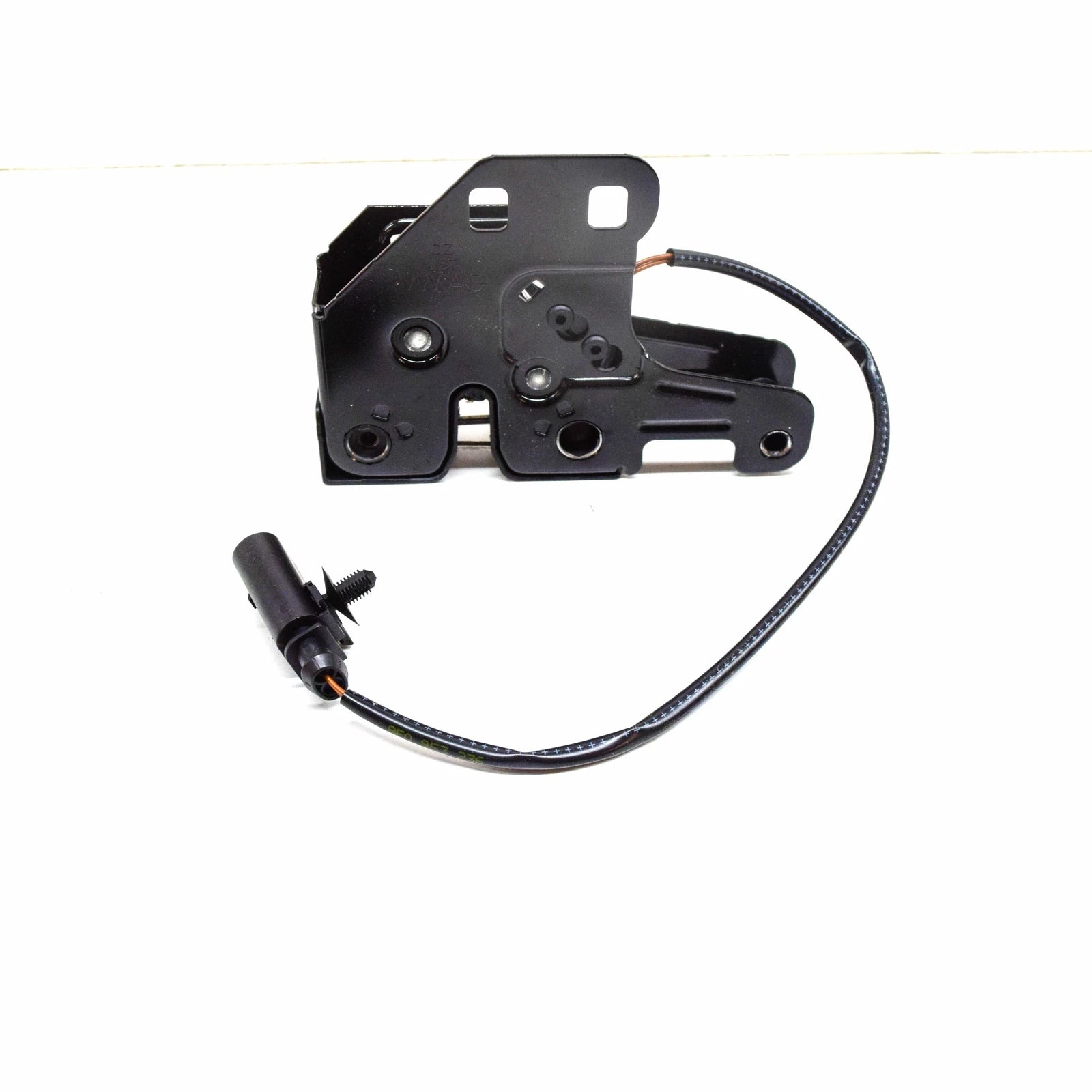 NEW AUDI A4 B5 FRONT BONNET HOOD LID LOCK 8E0823509D