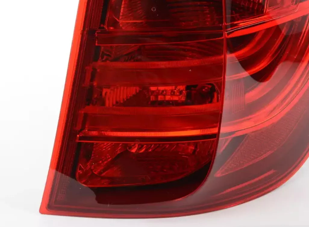 NEW BMW X3 F25 REAR RIGHT TAILLIGHT 7220242 63217220242 ORIGINAL