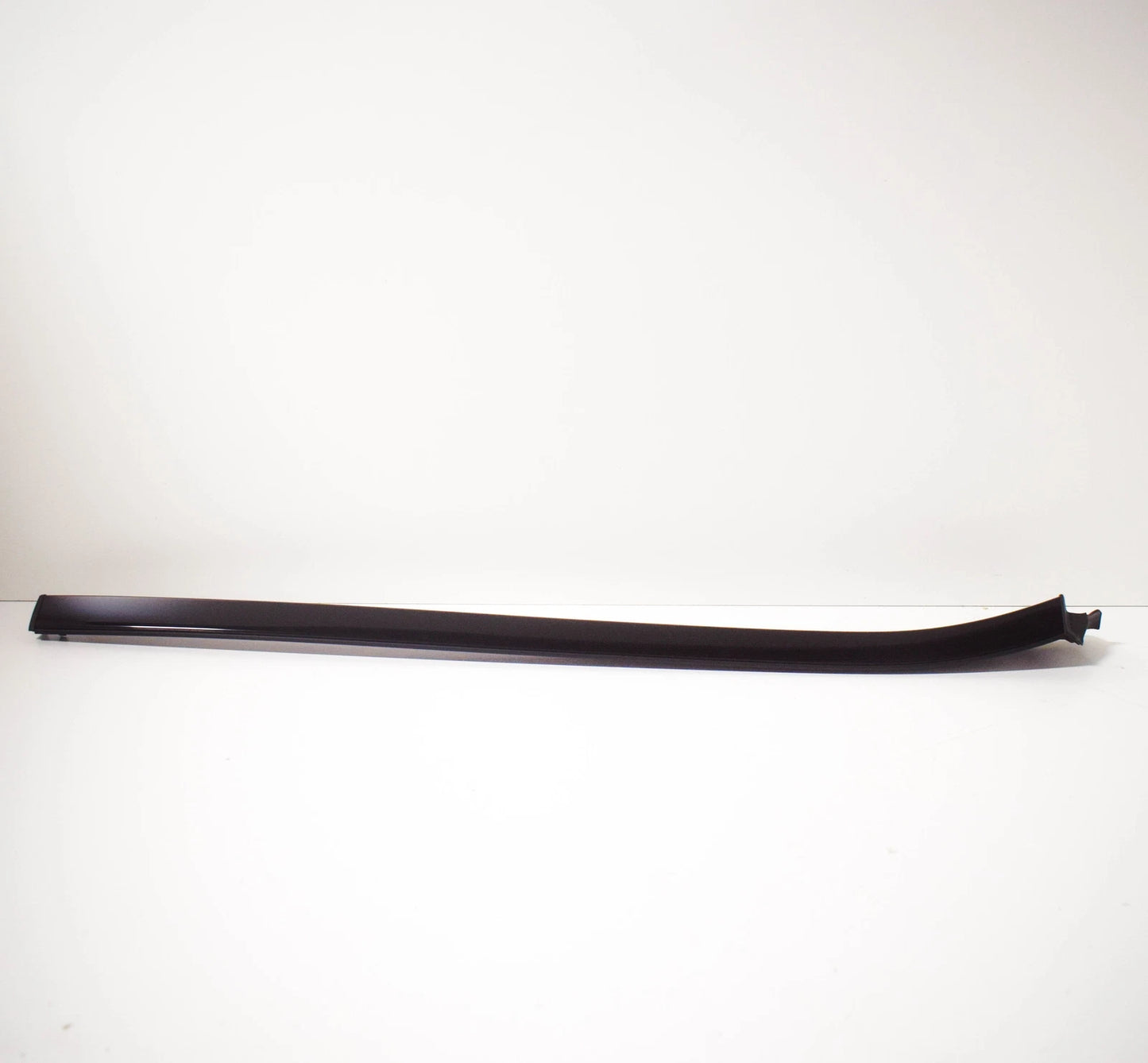 NEW MERCEDES BENZ C A205 RIGHT WATER DEFLECTOR A2056901882