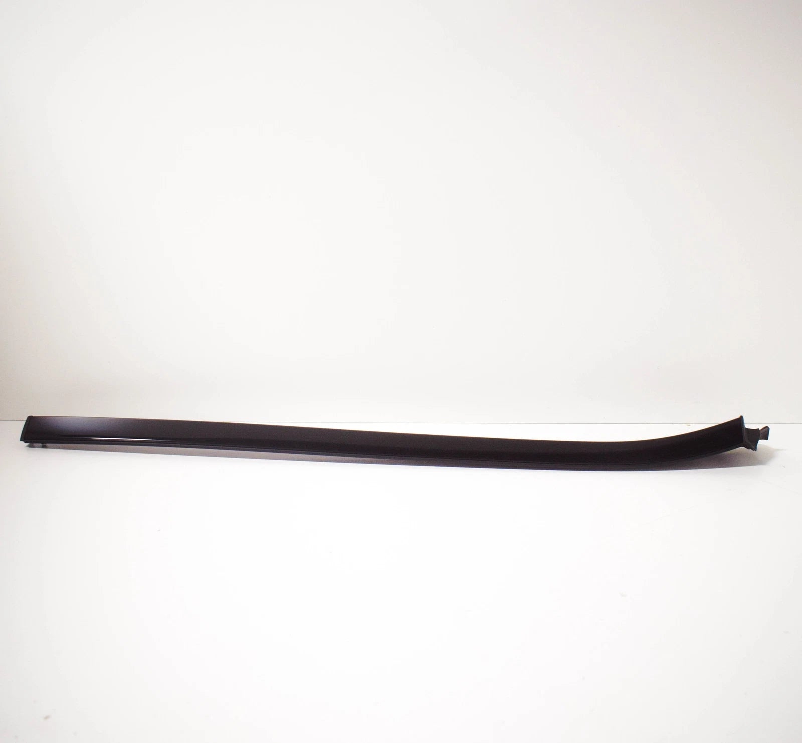 NEW MERCEDES BENZ C A205 RIGHT WATER DEFLECTOR A2056901882