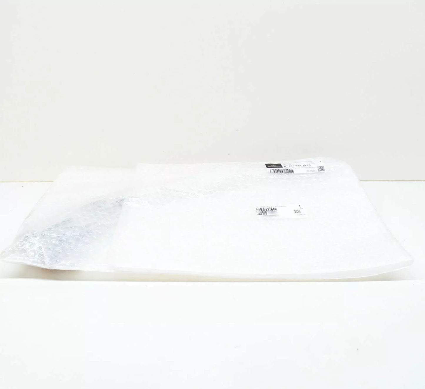 NEW MERCEDES-BENZ C-CLASS W205 FRONT BUMPER LEFT MOLDING TRIM A2058851374