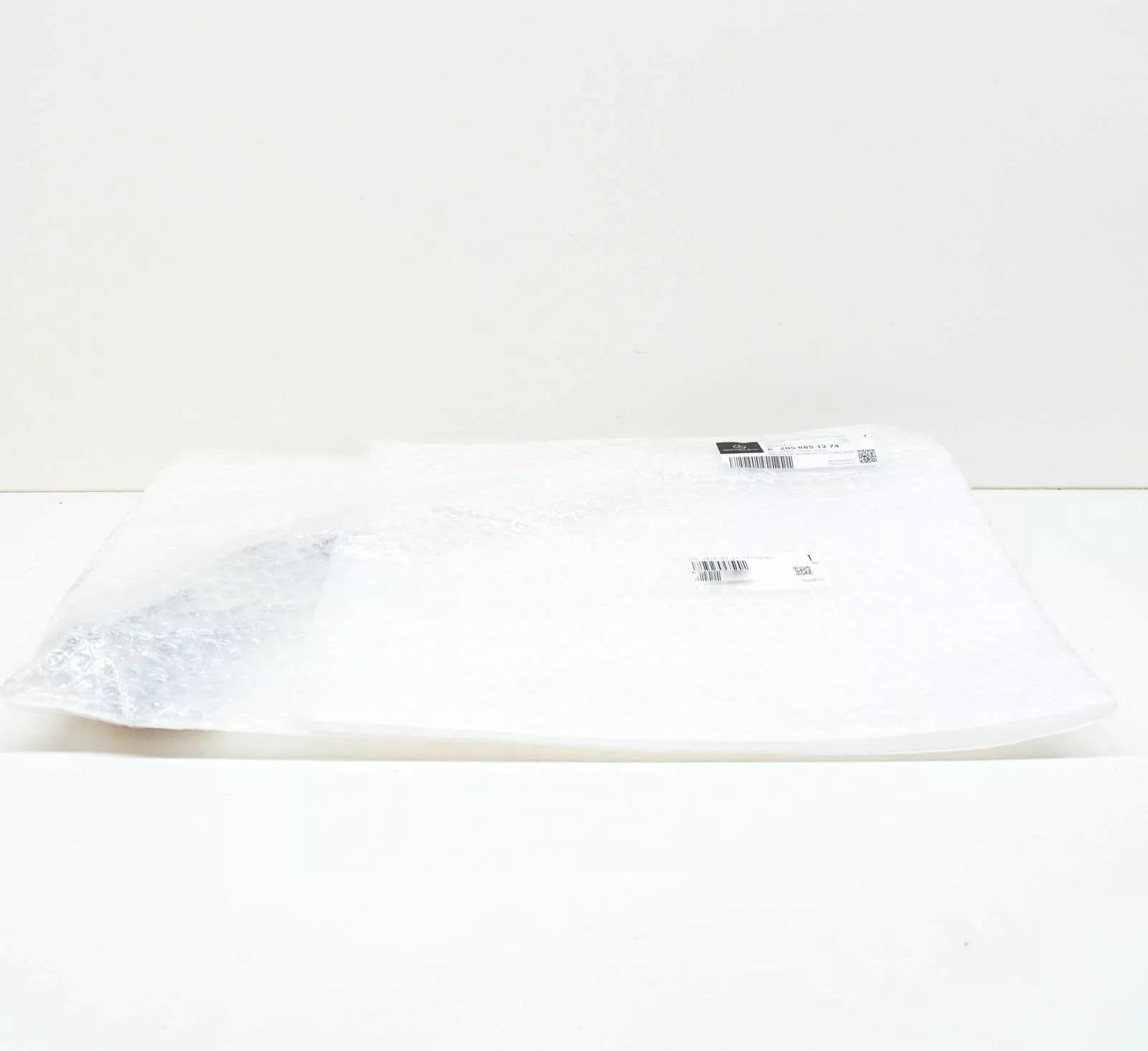 NEW MERCEDES-BENZ C-CLASS W205 FRONT BUMPER LEFT MOLDING TRIM A2058851374