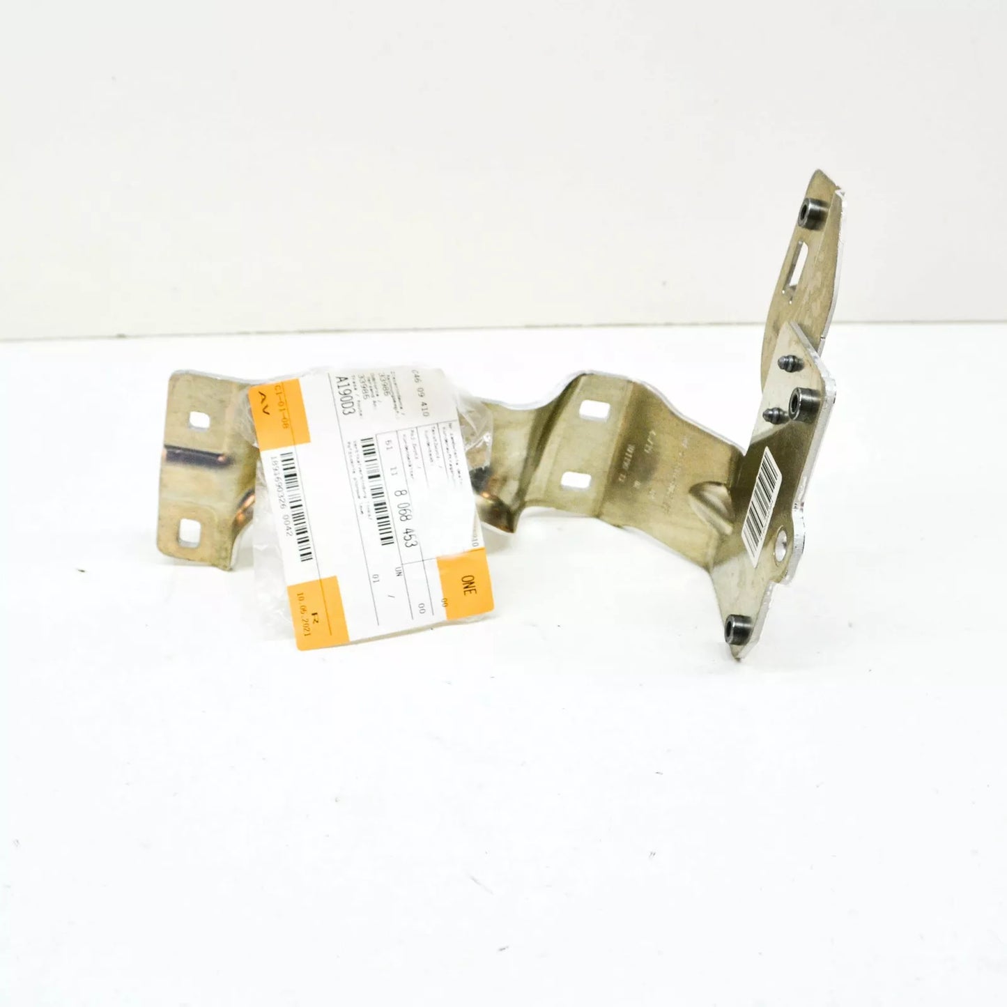 NEW BMW M5 F90 FRONT LEFT VERTICAL SUPPORT 51118068453 ORIGINAL