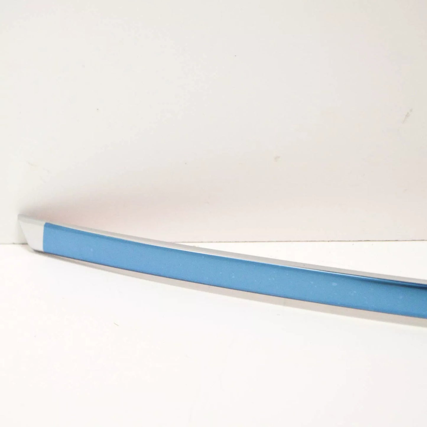 NEW AUDI A8 D4 TRUNK LID TRIM MOLDING 4H0853927B2ZZ 4H0853927B 2ZZ