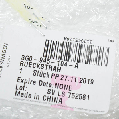 NEW VOLKSWAGEN PASSAT B8 REAR RIGHT BUMPER INNER REFLECTOR 3G0945104A