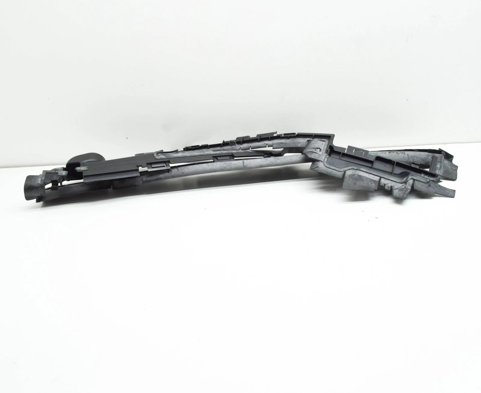 NEW MERCEDES-BENZ CLS C218 RADIATOR AIR DUCT A2125054430 ORIGINAL