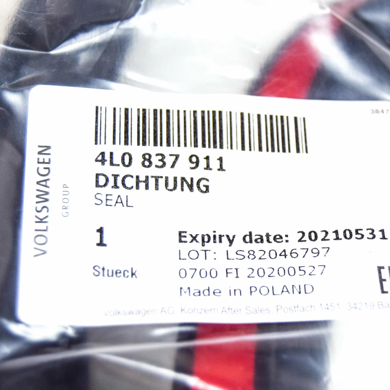 NEW AUDI Q7 4L FRONT LEFT DOOR SEAL RUBBER 4L0837911