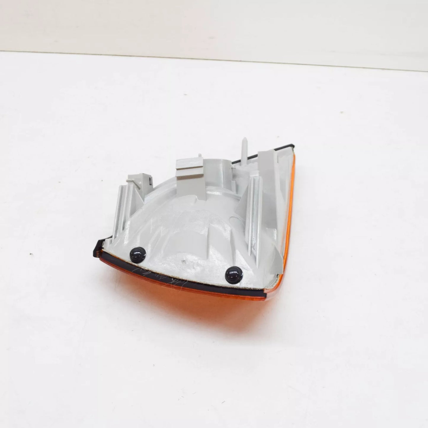 NEW BMW 3 COUPE E36 FRONT RIGHT TURN INDICATOR 8353282 63138353282 ORIGINAL