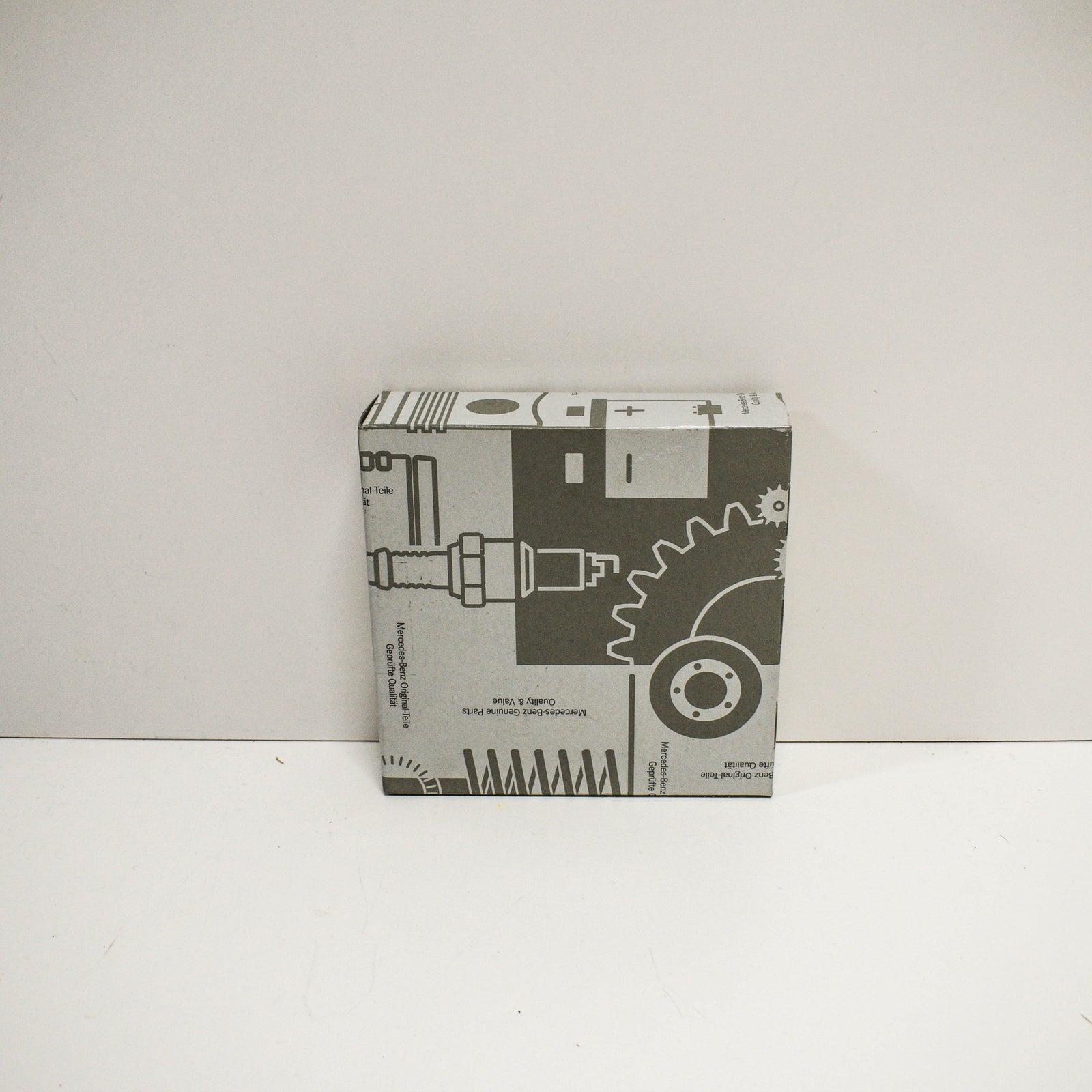 NEW MERCEDES BENZ X253 ENGINE CRANKSHAFT SEAL COVER A2700100068 ORIGINAL