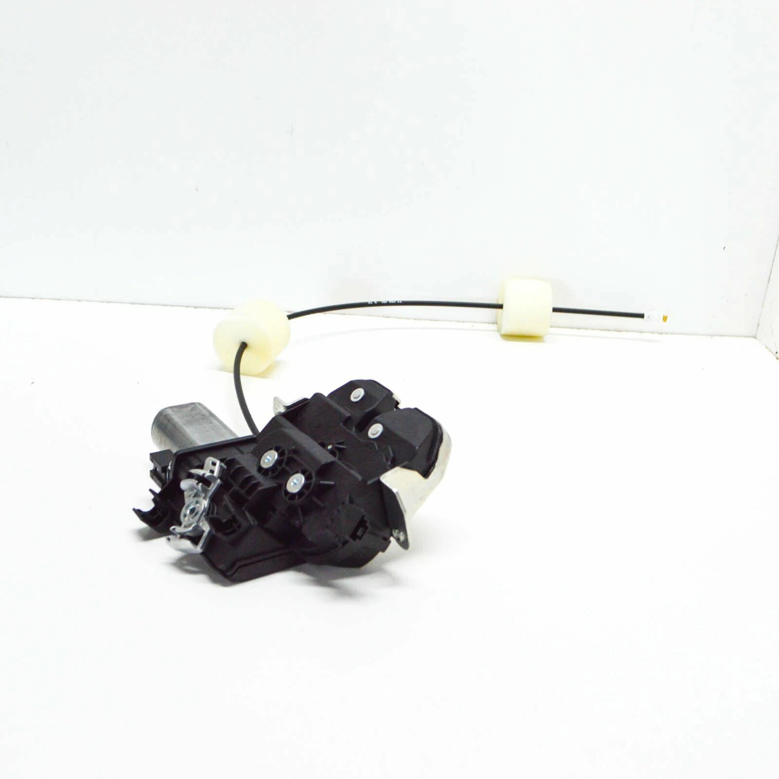 NEW MERCEDES-BENZ S W221 REAR LID LOCK A2217500185 ORIGINAL