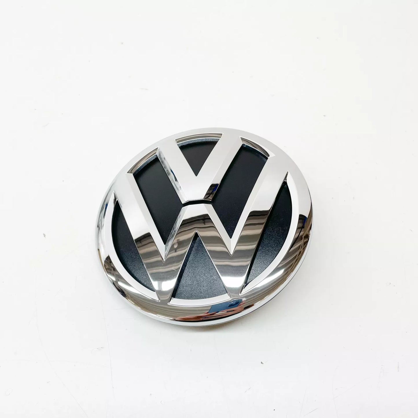 NEW VW CRAFTER 30-35 MINIBUS 2E REAR TAILGATE BADGE 2E1853600A