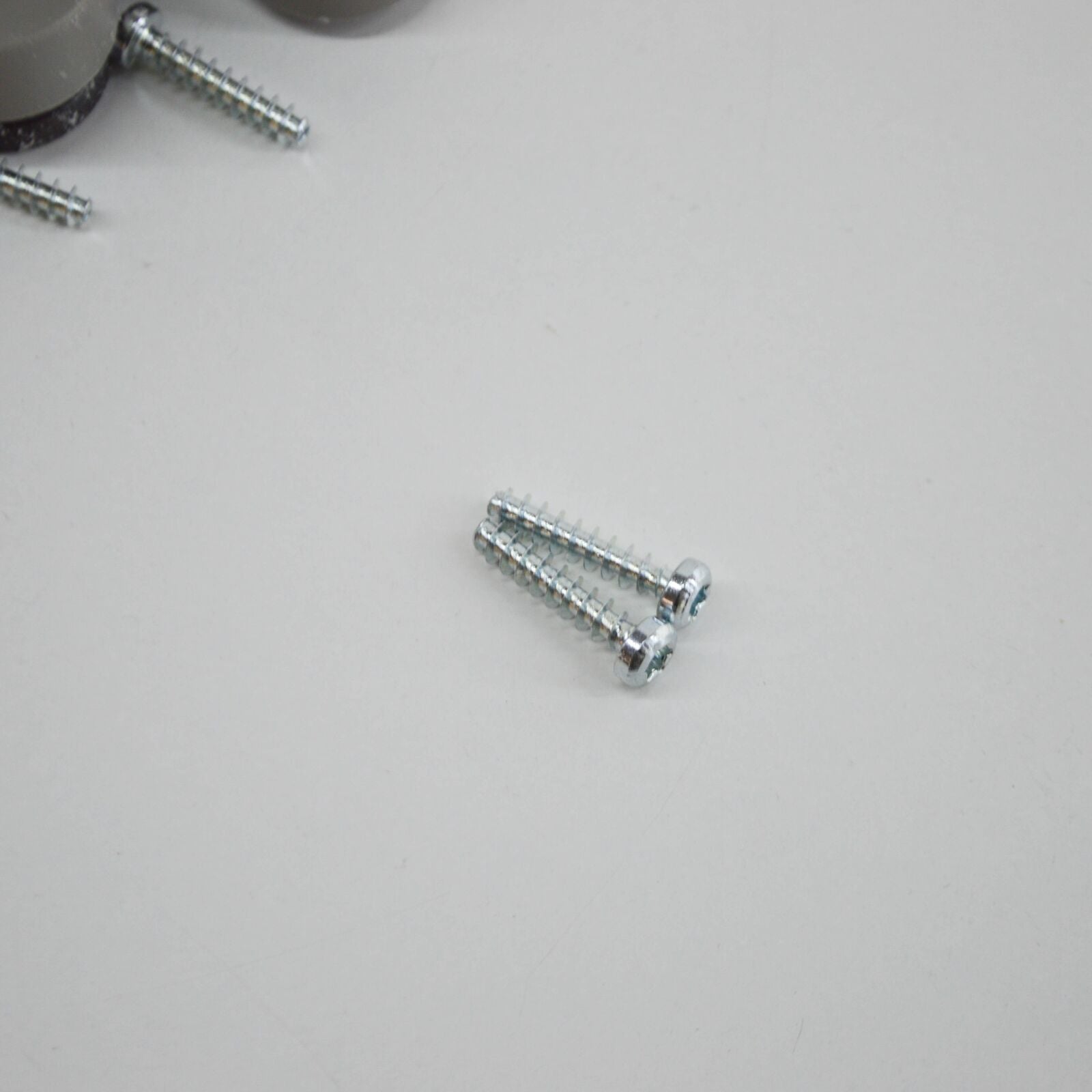 NEW MERCEDES-BENZ C-CLASS W203 HEADLIGHT BRACKET REPAIR KIT A2038203214 ORIGINAL