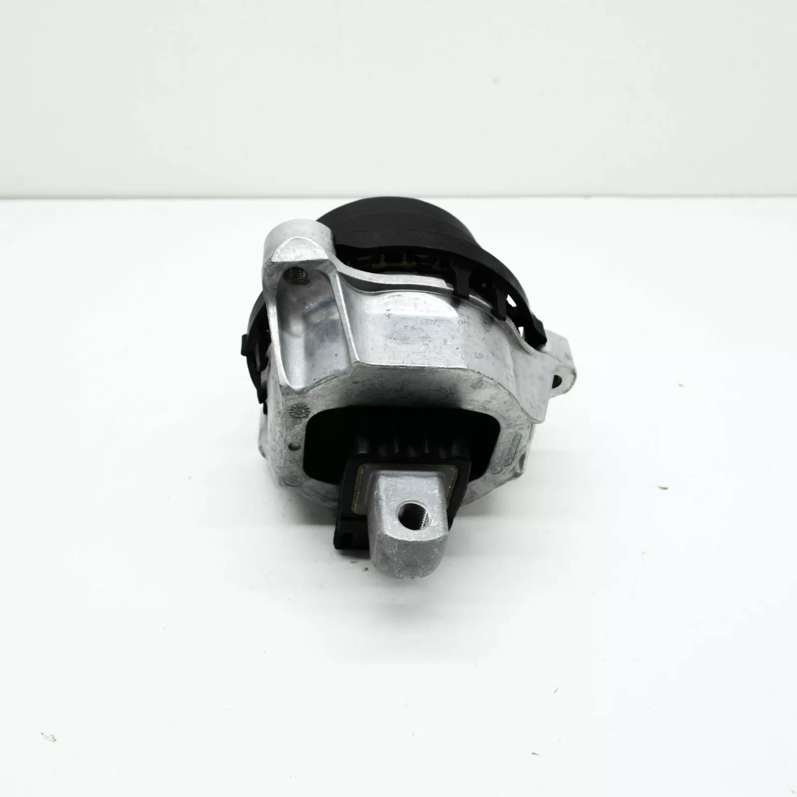 NEW BMW 5 G30 RIGHT SIDE ENGINE MOUNT 22116860476 6860476 ORIGINAL