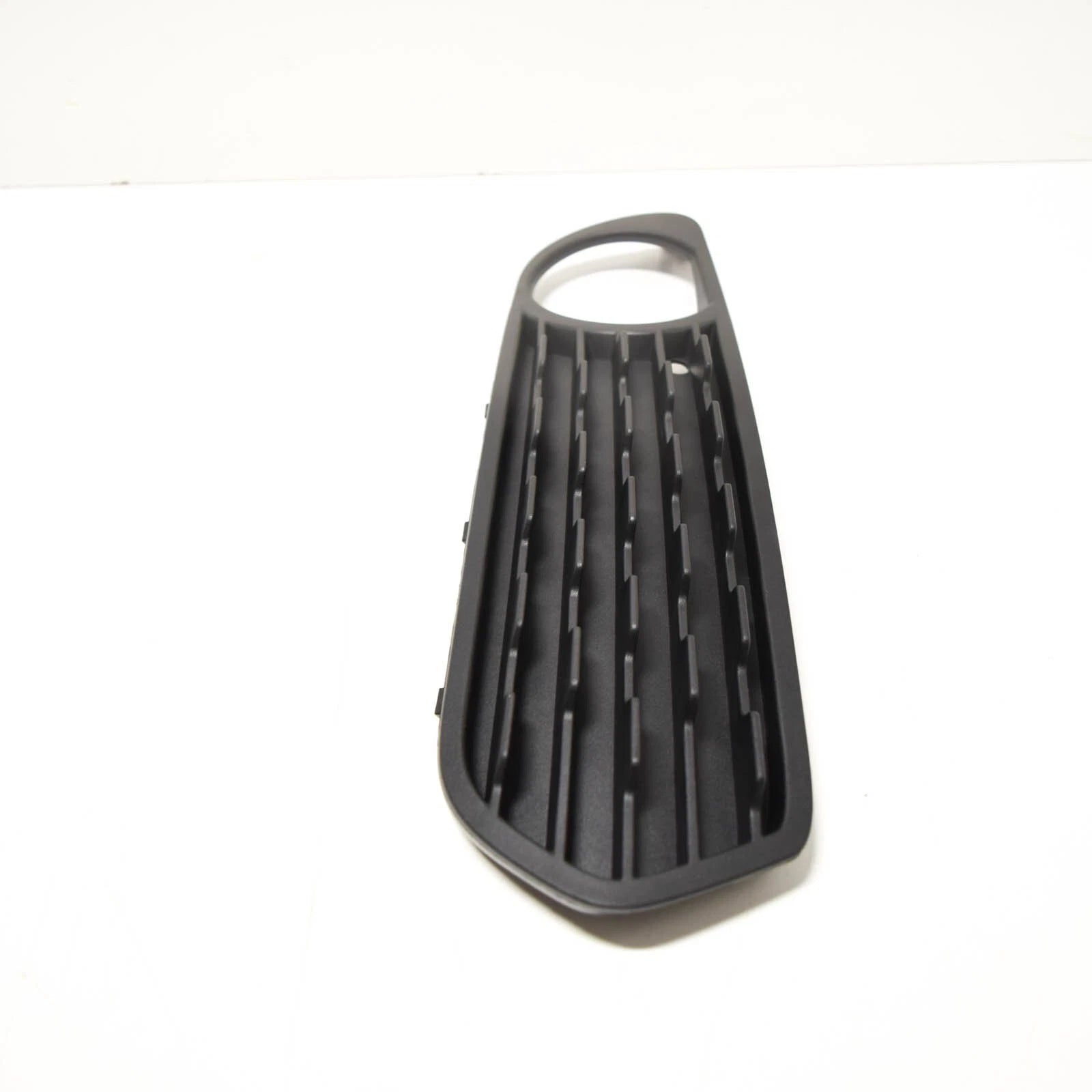 NEW BMW 1 F20 RIGHT FOG LIGHT GRILLE 51117245870 7245870 2014 ORIGINAL
