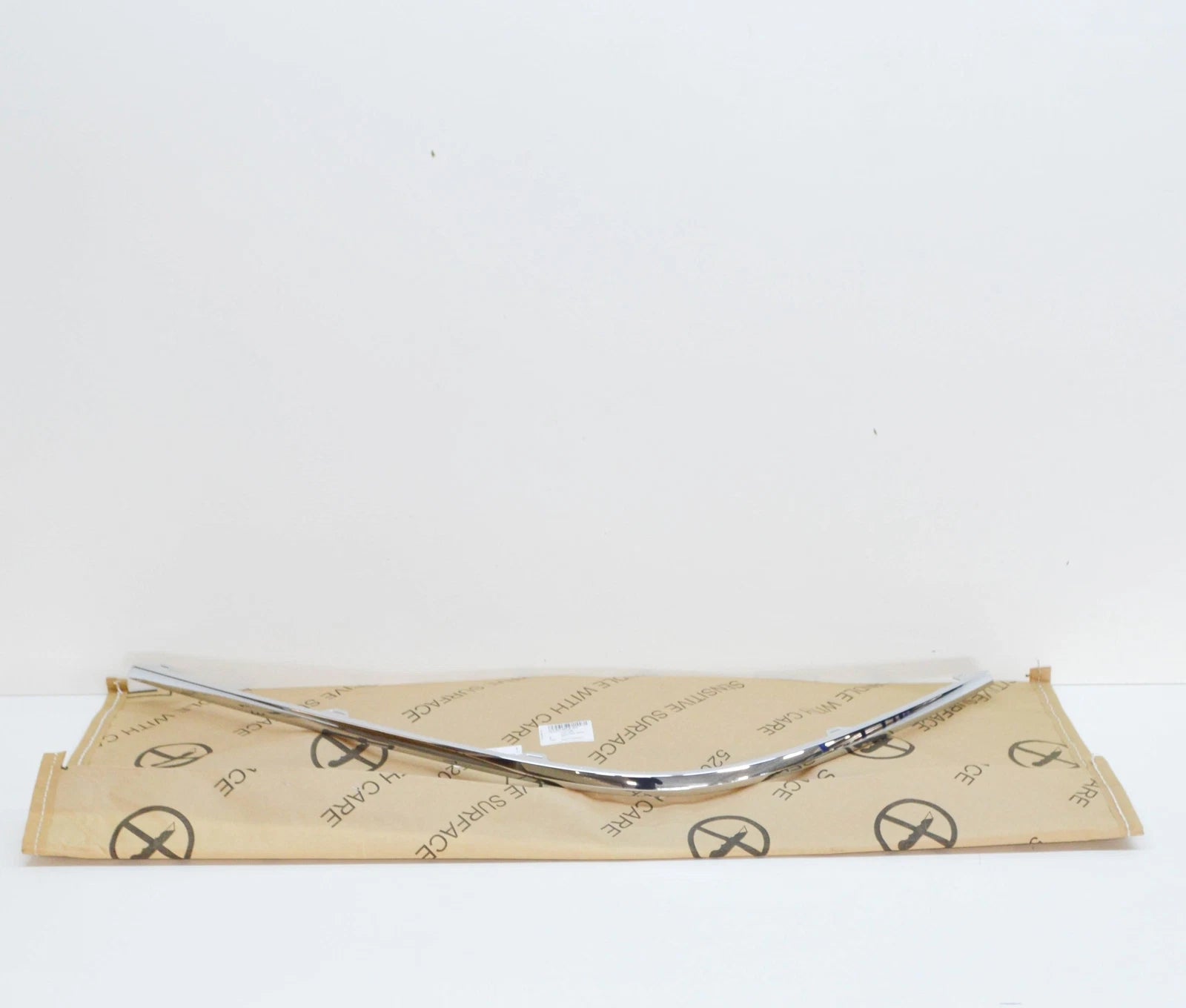 NEW VOLKSWAGEN PASSAT B6 REAR BUMPER RIGHT CHROME TRIM 3C5807460B2ZZ ORIGINAL