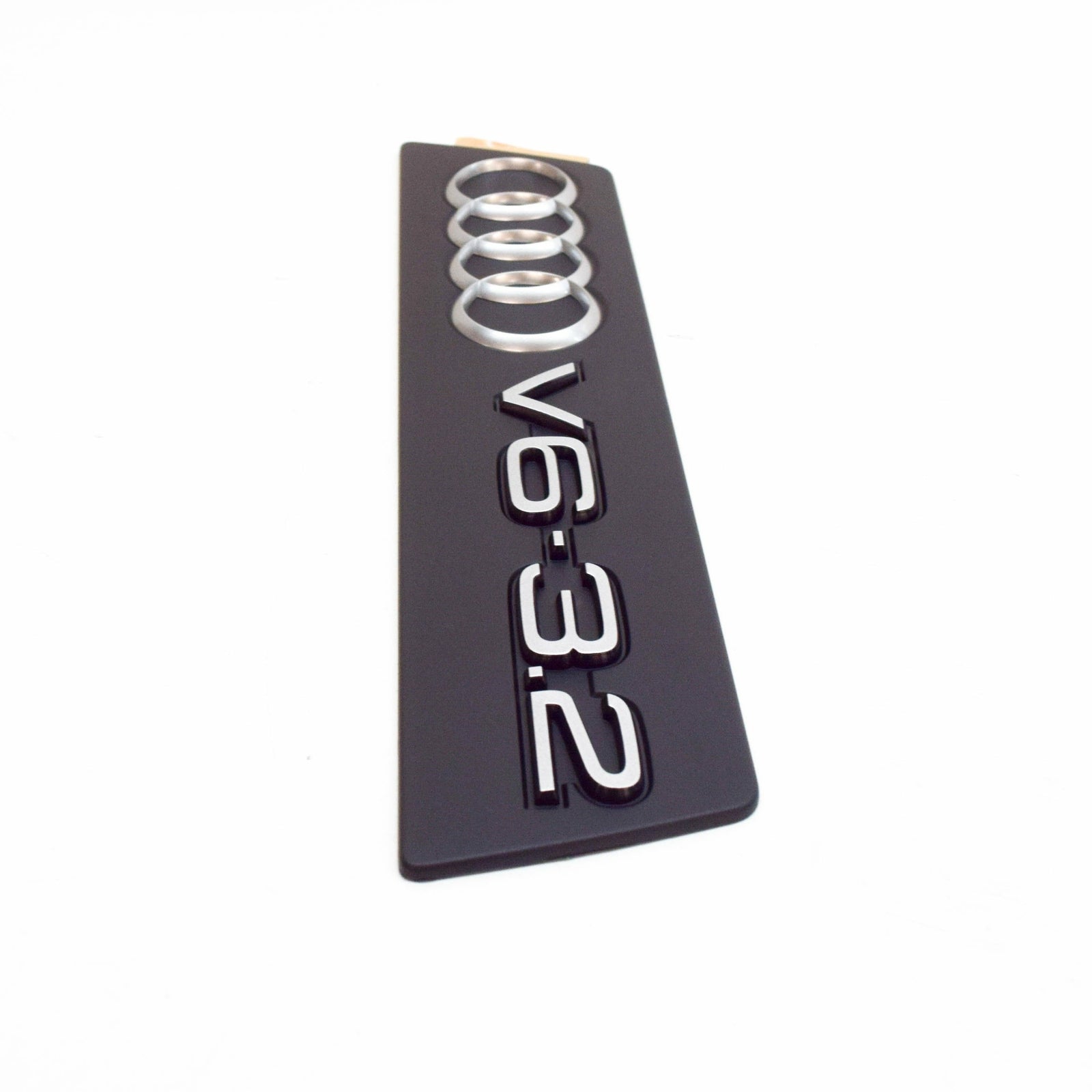 NEW AUDI A3 8P ENGINE INTAKE MANIFOLD COVER 022103925BC ORIGINAL