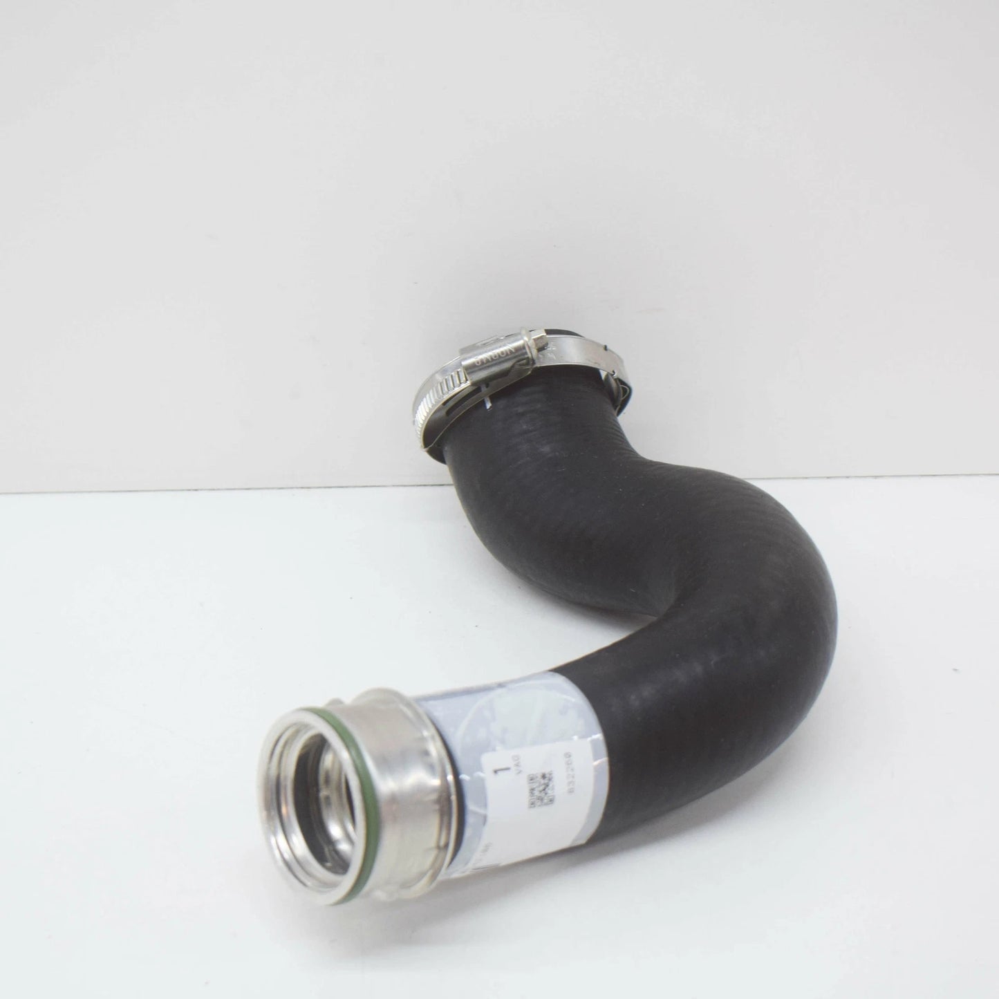 NEW AUDI Q7 4L RIGHT UPPER CHARGE AIR COOLER PRESSURE HOSE 7P0145738D ORIGINAL