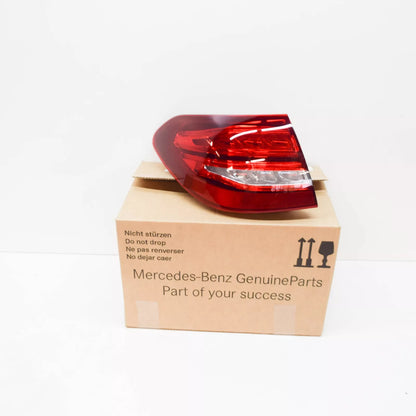 NEW MERCEDES-BENZ C T-MODEL S205 REAR LEFT TAIL LIGHT A2059065100 ORIGINAL