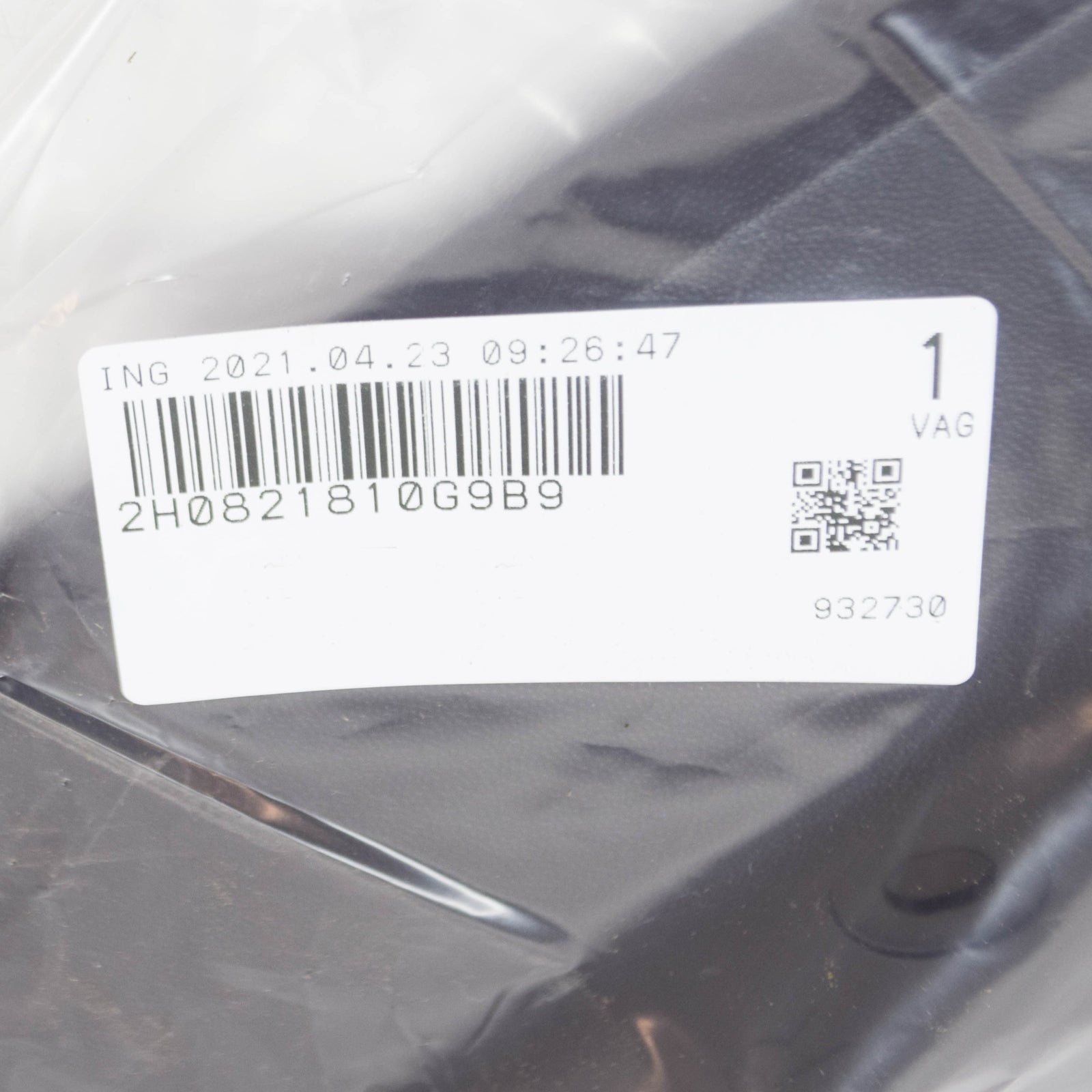 NEW VOLKSWAGEN AMAROK FRONT RIGHT MUD FLAP 2H0821810G9B9 ORIGINAL