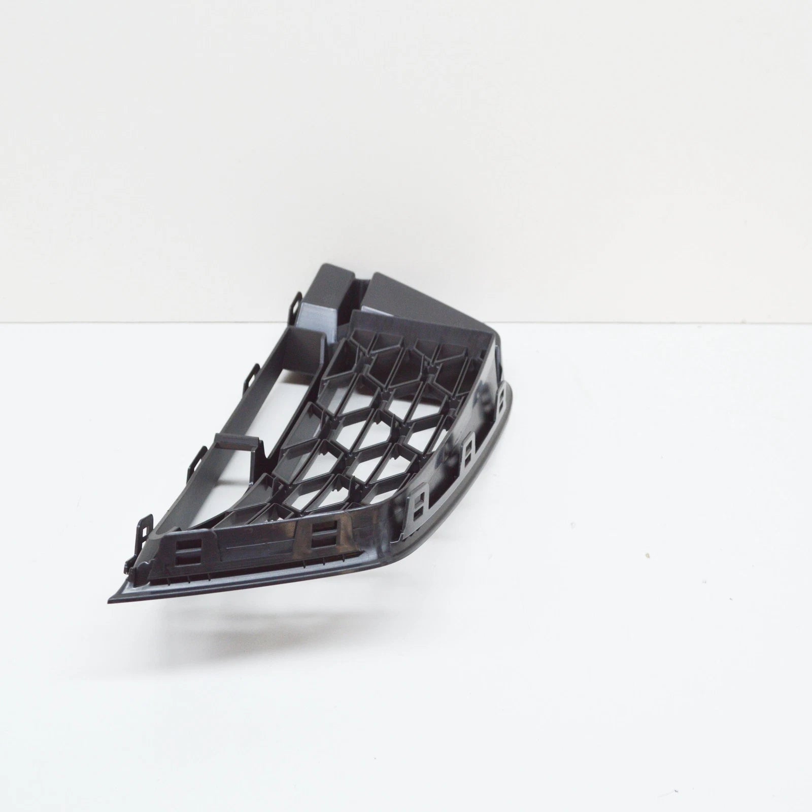 NEW AUDI TT FV FRONT LEFT AIR GUIDE GRILLE 8S0807681G 9B9 8S0807681G9B9 ORIGINAL