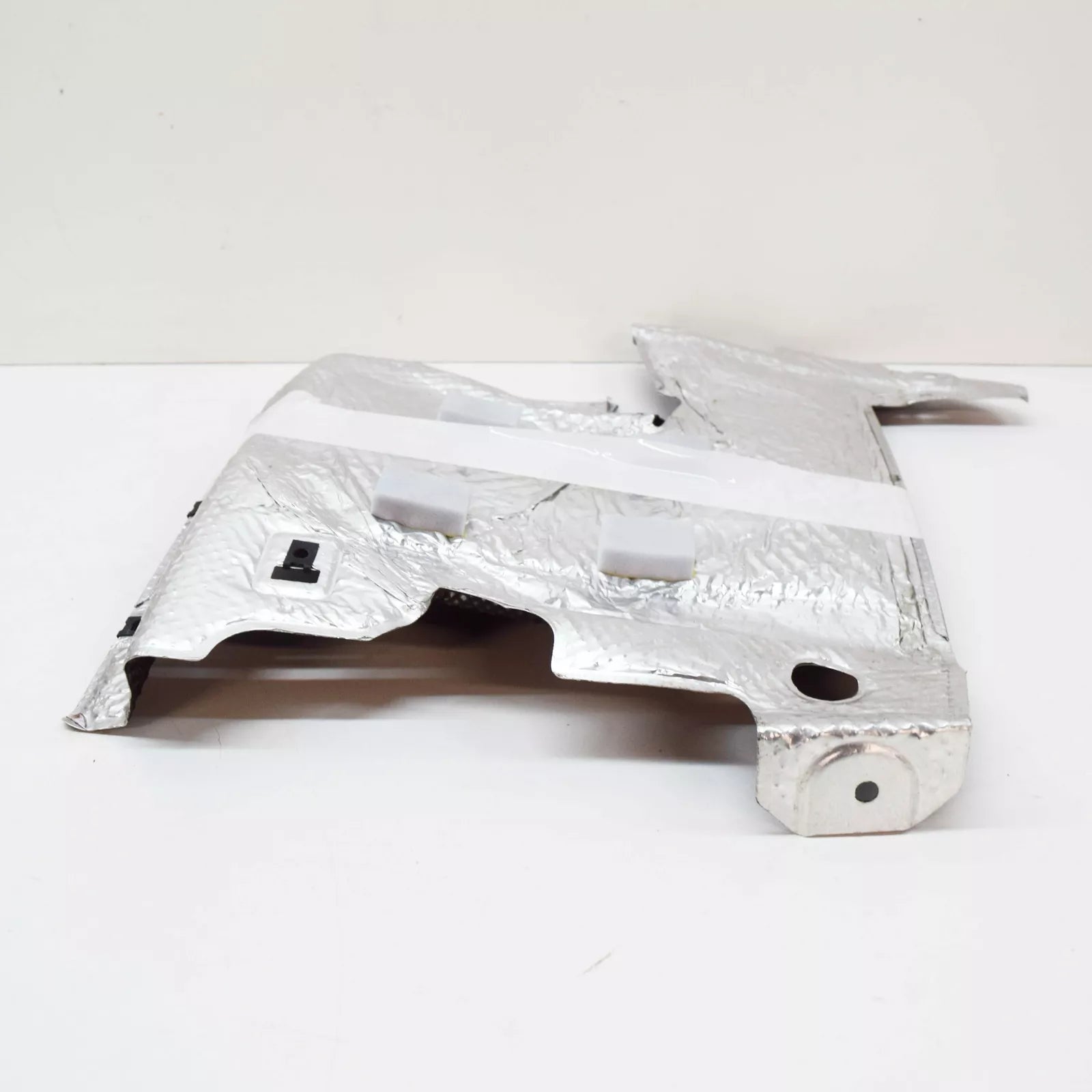 NEW AUDI R8 42 REAR UPPER LEFT HEAT SHIELD PLATE 420825645C