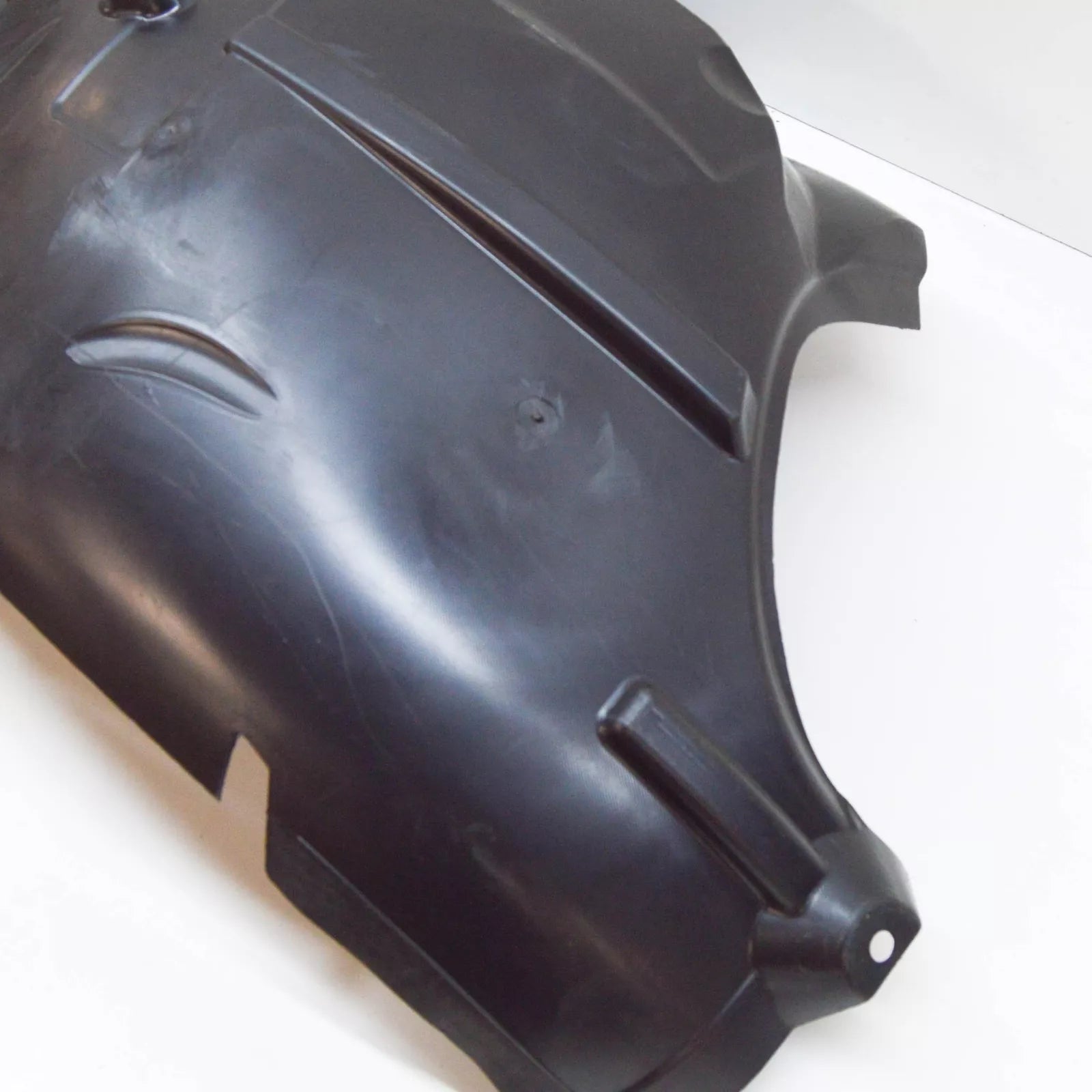 NEW MB CLS C218 FRONT LEFT FENDER INNER SPLASH SHIELD PART A2186900130 ORIGINAL