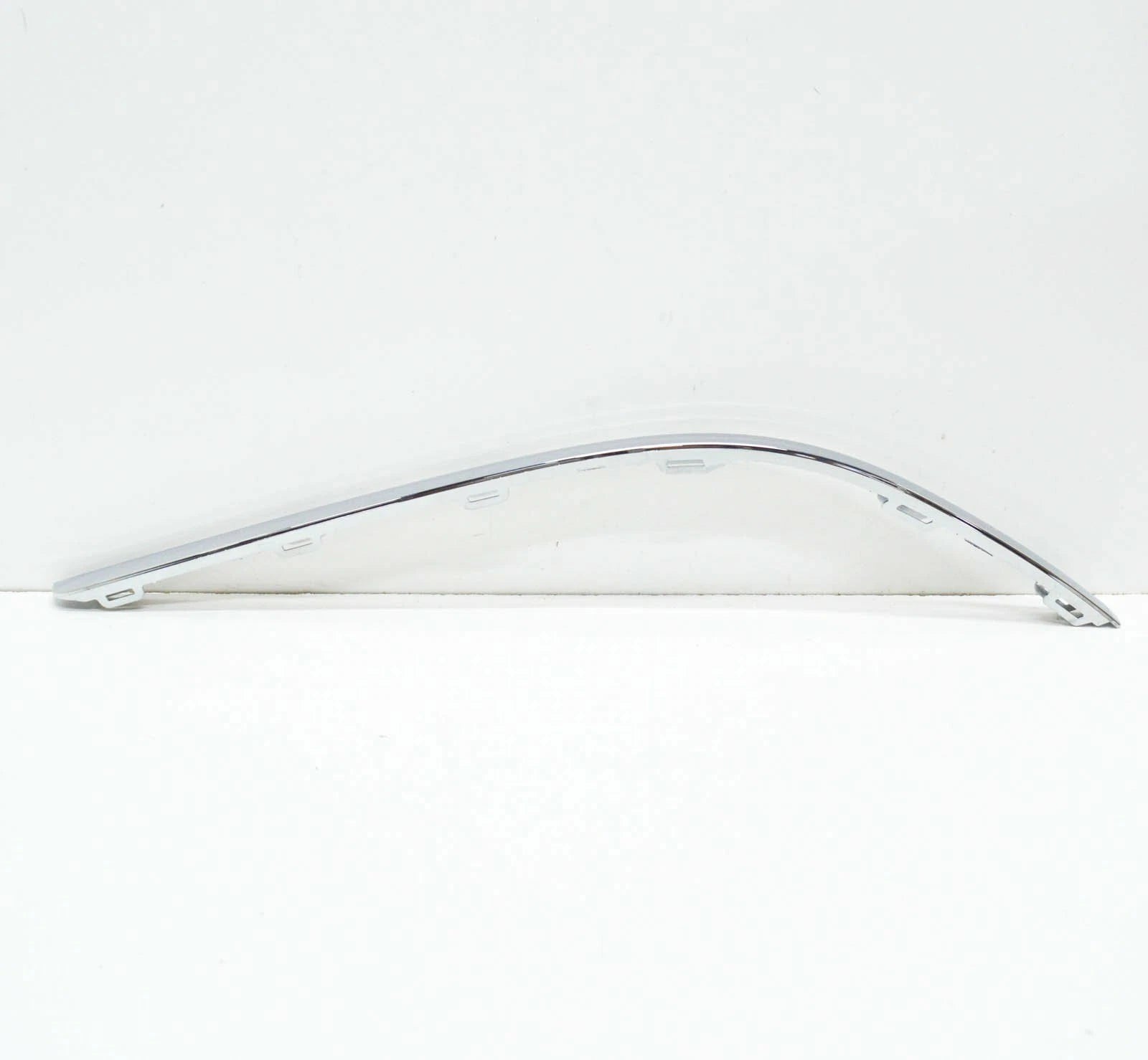 NEW VW PASSAT B8 REAR LEFT BUMPER MOLDING CHROME 5618074592ZZ