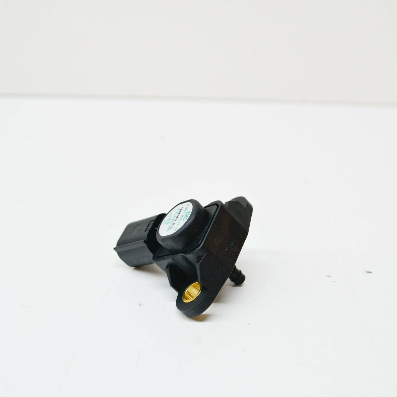 NEW MERCEDES-BENZ CLA C117 AIR LINE PRESSURE SENSOR A0061539728 ORIGINAL