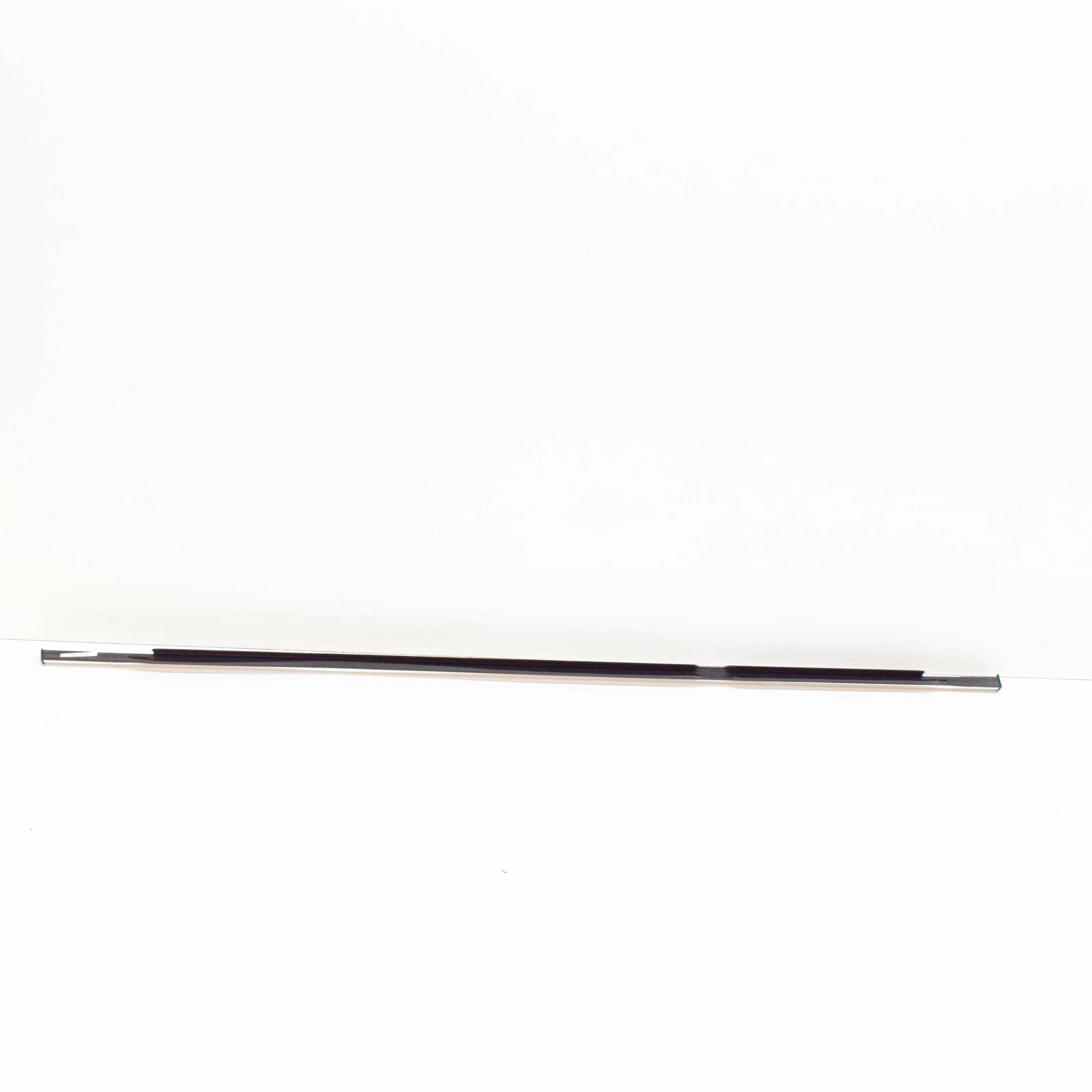 NEW MB GL X164 REAR LEFT OUTSIDE WINDOW GARNISH MOLDING A1646902380