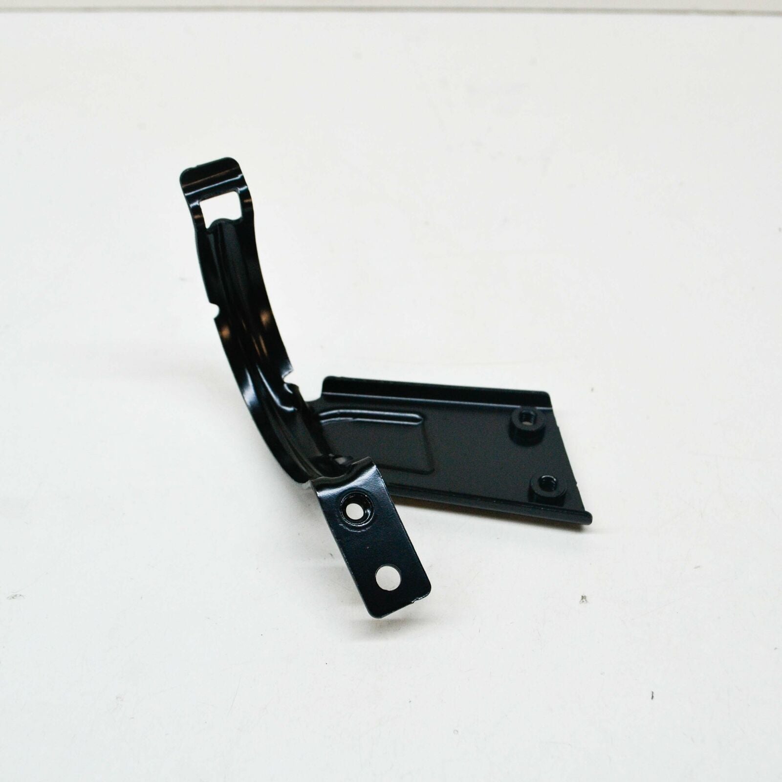 NEW MERCEDES-BENZ GLC COUPE C253 REFRIGERANT PUMP HOLDER A2535012320 ORIGINAL