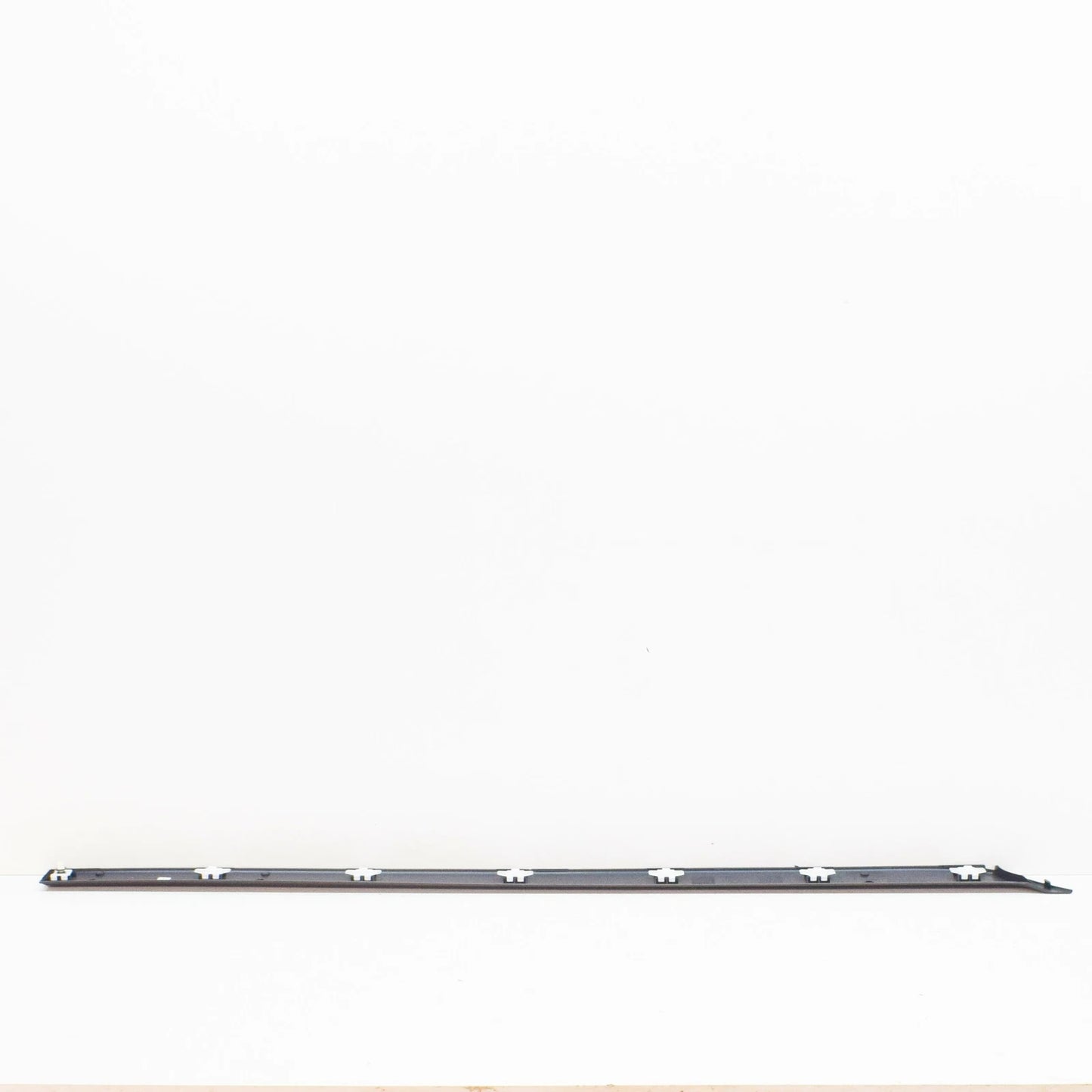 NEW MB VITO W639 LEFT SIDE PANEL BOTTOM PROTECTIVE STRIP A63969015629B51