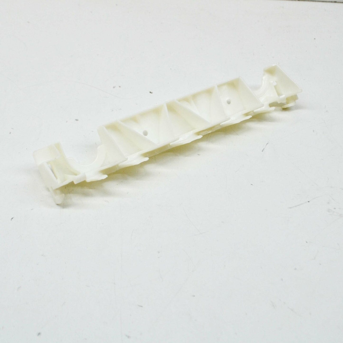 NEW MB E COUPE C207 FRONT RIGHT SIDE PLASTIC SKIRT HOLDER A2076980127 ORIGINAL