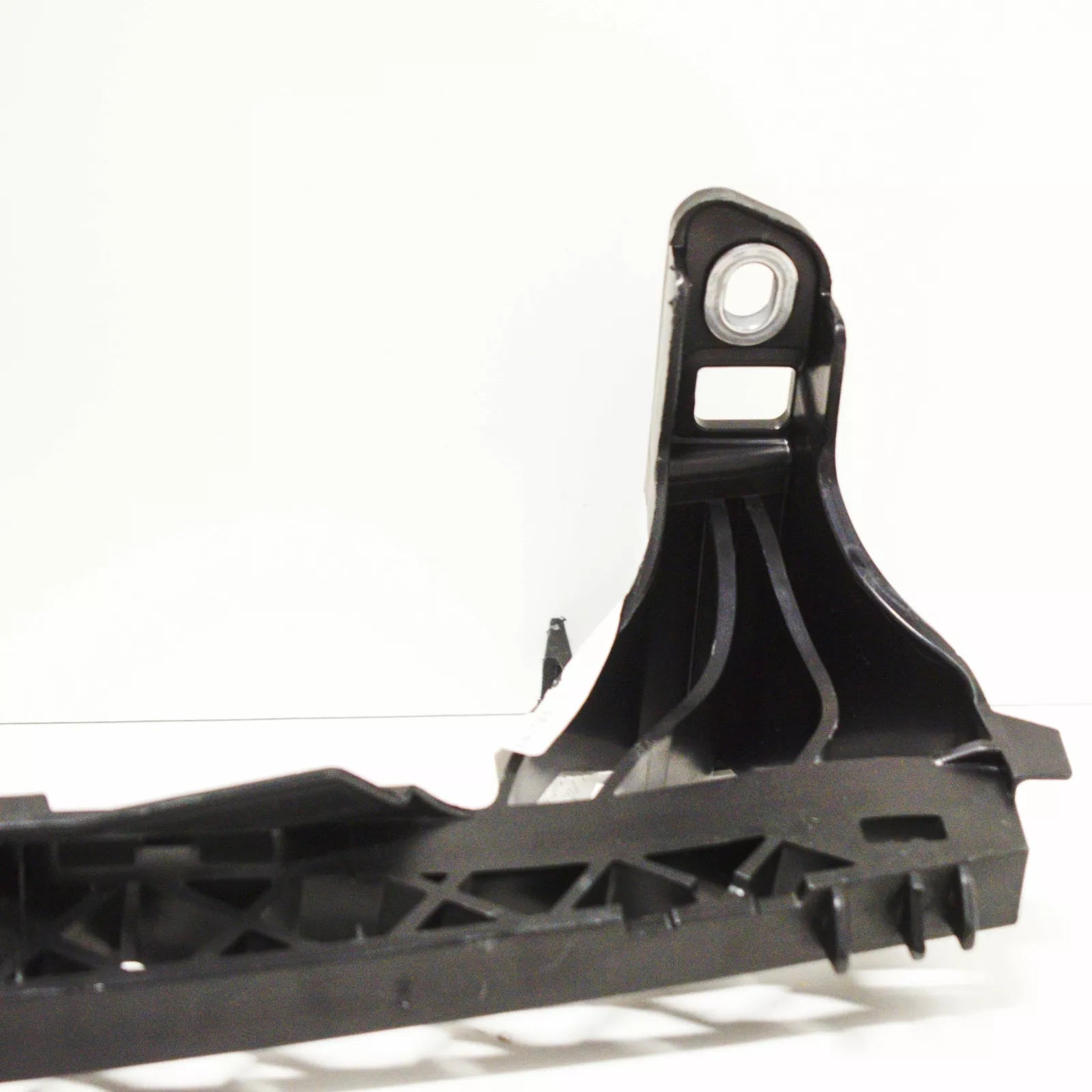 NEW VOLKSWAGEN GOLF MK7 FRONT BUMPER SUPPORT BRACKET 5G0805705G
