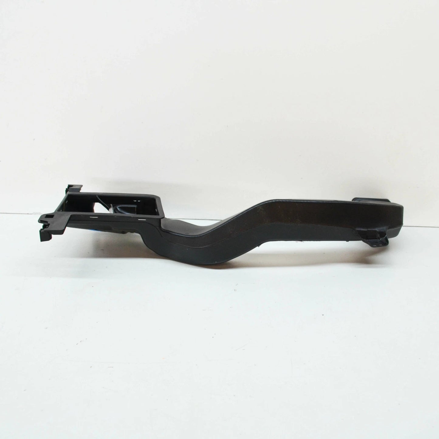 NEW BMW 1 F21 COLD AIR DUCT RIGHT 64229226008 9226008 ORIGINAL