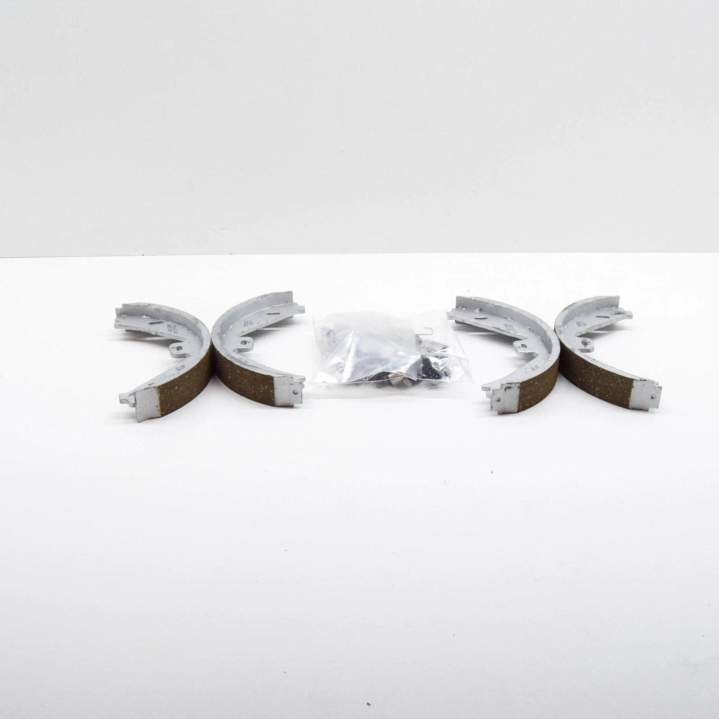 NEW MERCEDES-BENZ W212 E-CLASS REAR HAND BRAKE SHOES A0054203620 ORIGINAL