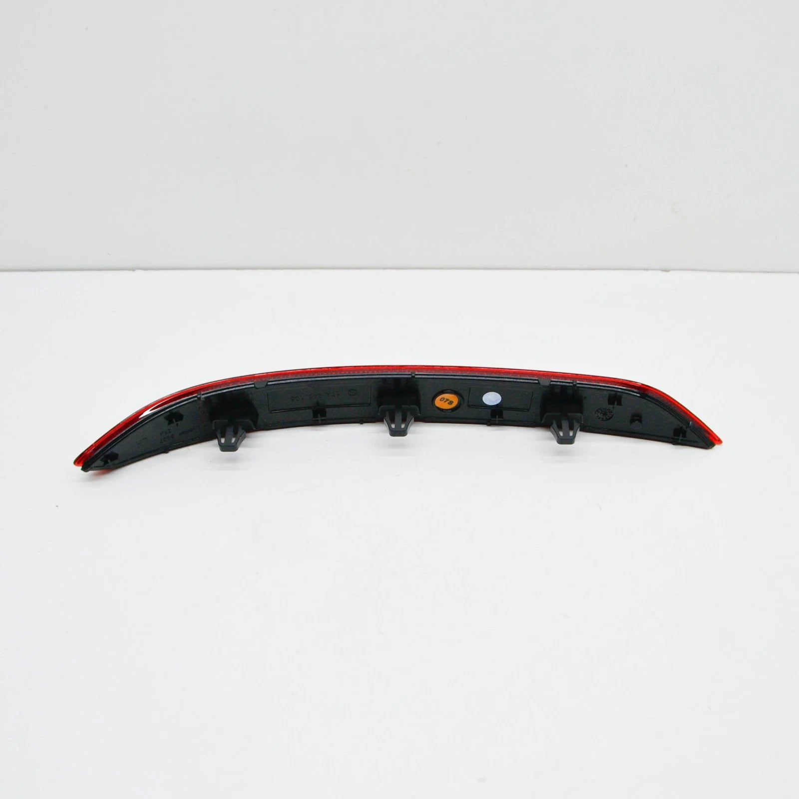 NEW VOLKSWAGEN JETTA A7 MK7 REAR LEFT BUMPER REFLECTOR 17A945105