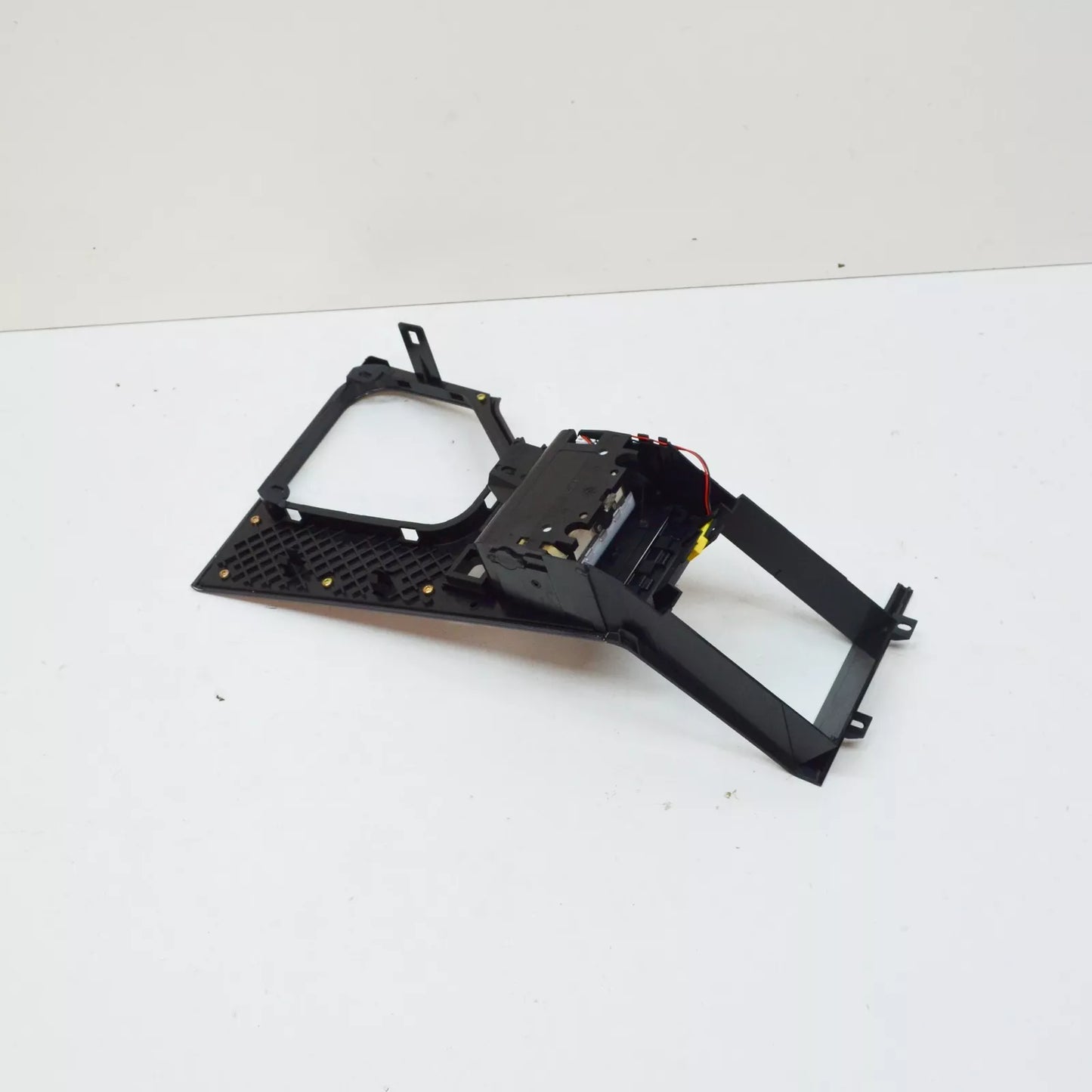 NEW BMW 5 E39 CENTER CONSOLE INSERT 51168196986 8196986 ORIGINAL