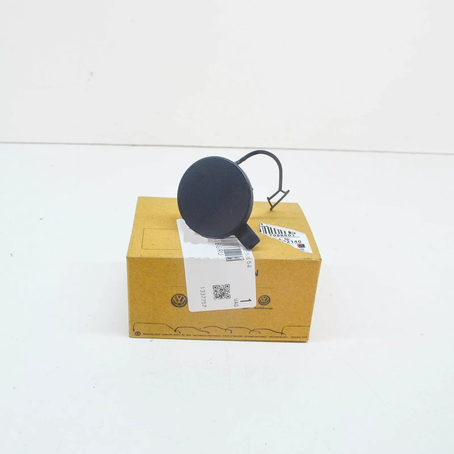 NEW VOLKSWAGEN E-GOLF MK7 5G FRONT BUMPER TOW HOOK EYE CAP 5G0807241BGRU