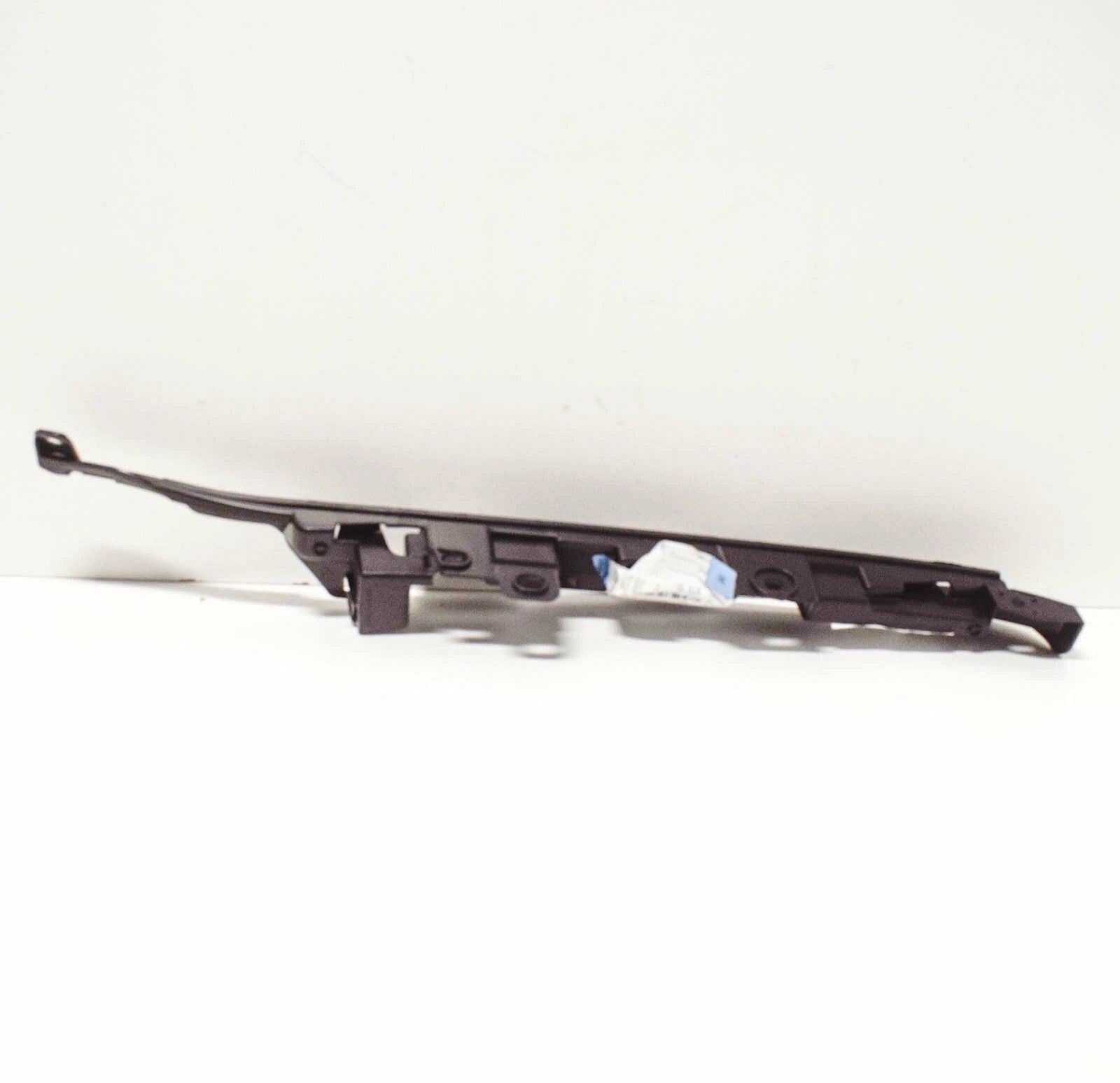 NEW BMW 3 E46 REAR BUMPER RIGHT GUIDE 51127030614 7030614 ORIGINAL