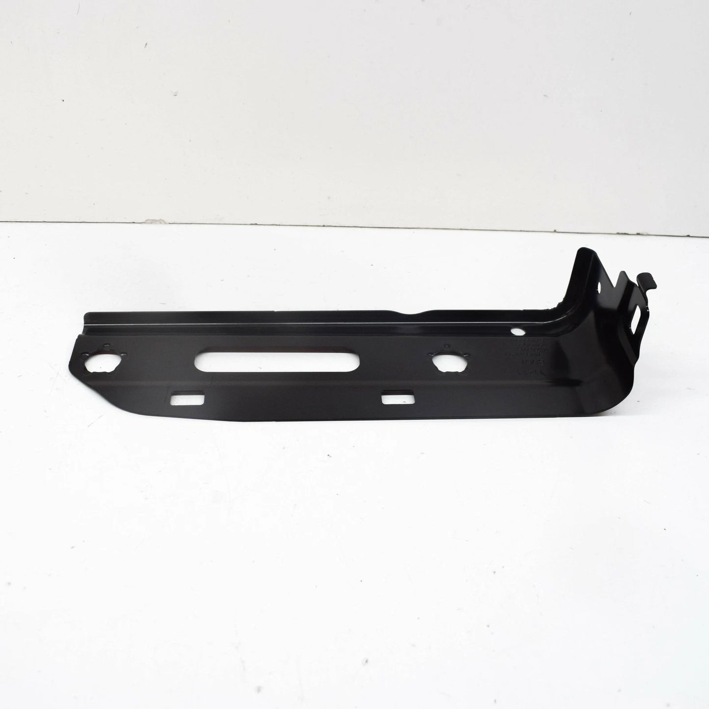 NEW BMW X5 G05 AUXILIARY RADIATOR RIGTH UPPER BRACKET 51647443622 ORIGINAL