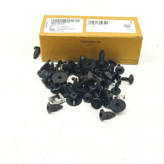 NEW AUDI Q7 4M FRONT AND REAR WHEELHOUSING LINER ATTACHMENT SET V04017001H