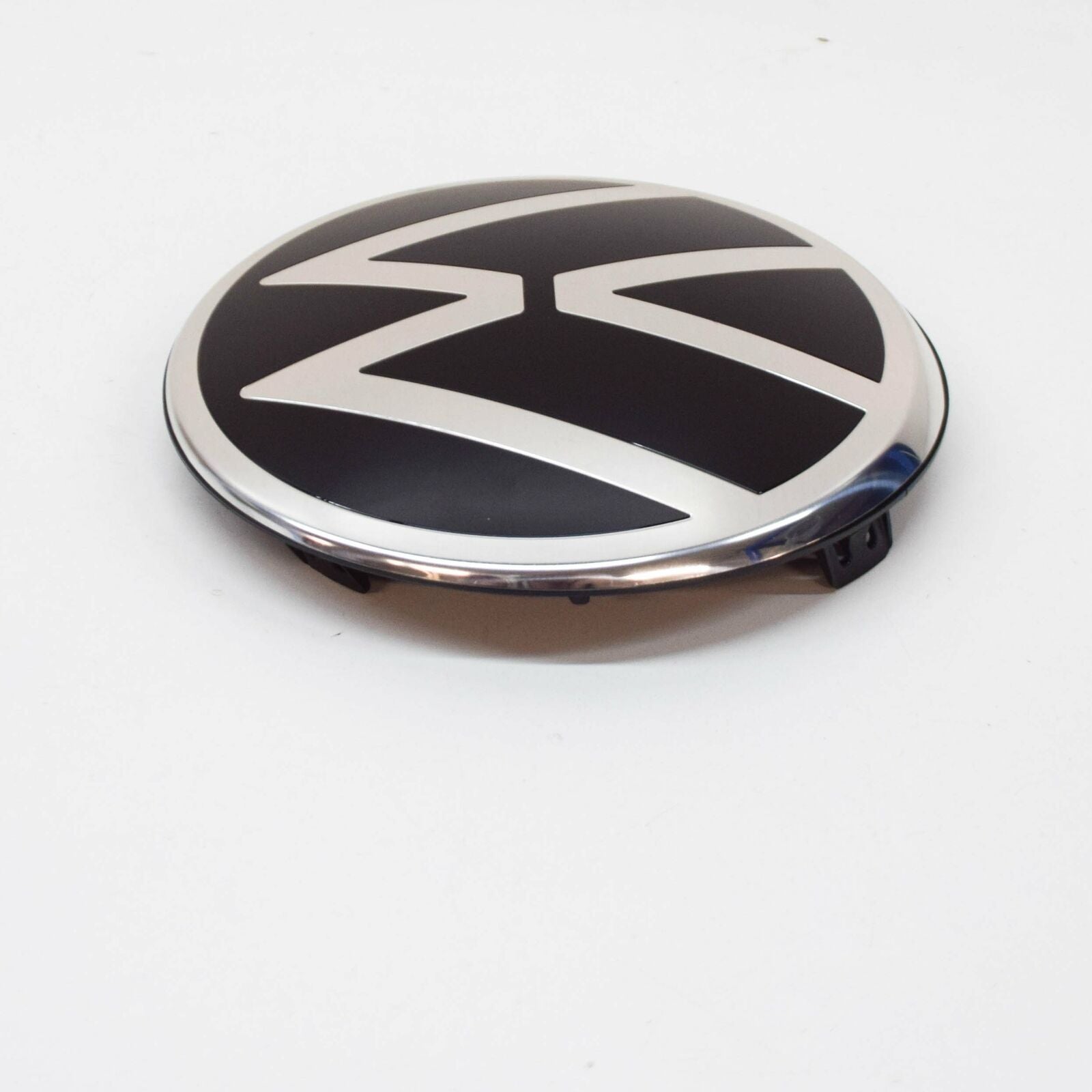 NEW VOLKSWAGEN UP FRONT VW EMBLEM BADGE 1S6853601EFOD ORIGINAL