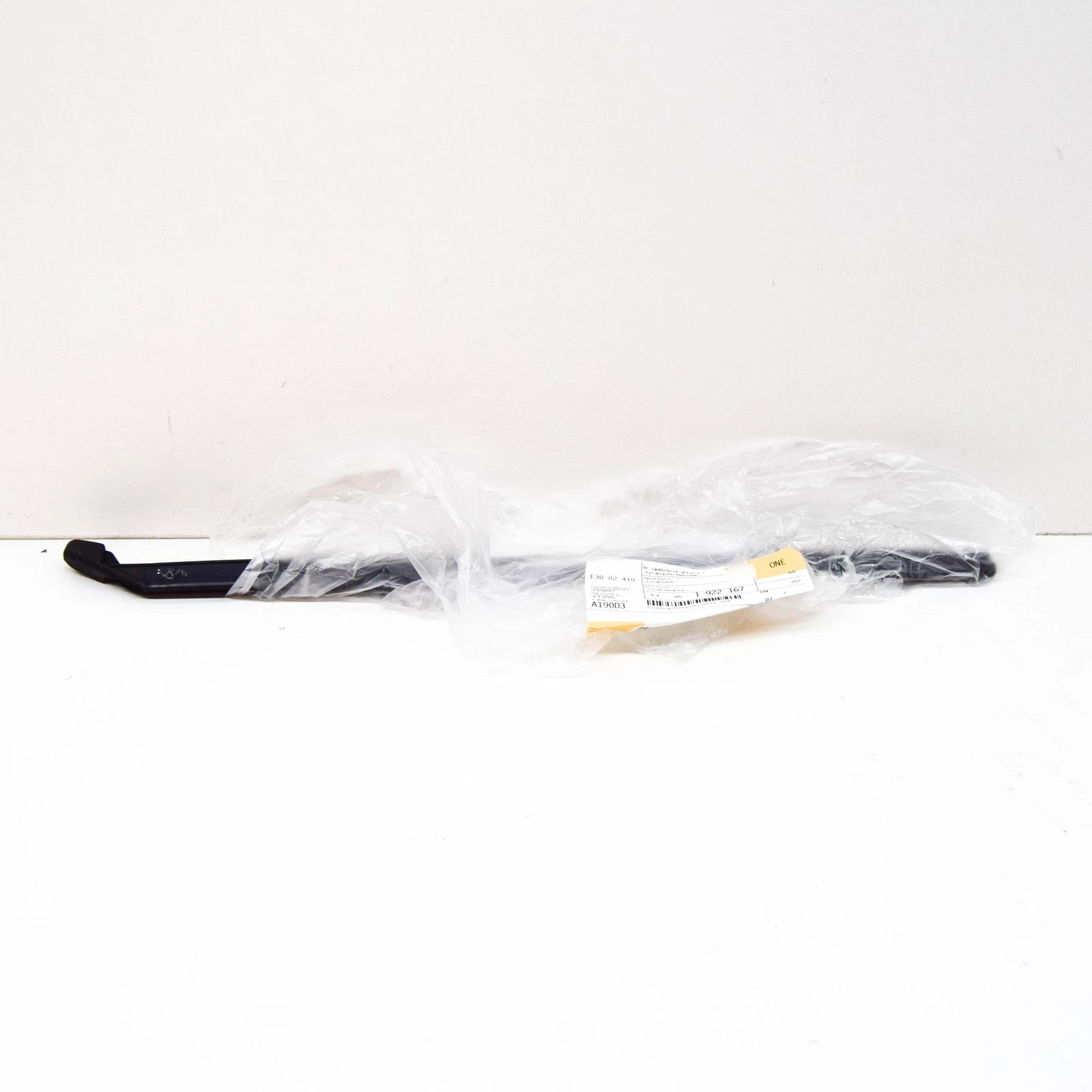 NEW BMW 3 E30 CABRIO LEFT WINDOW SEAL 51361922167 ORIGINAL