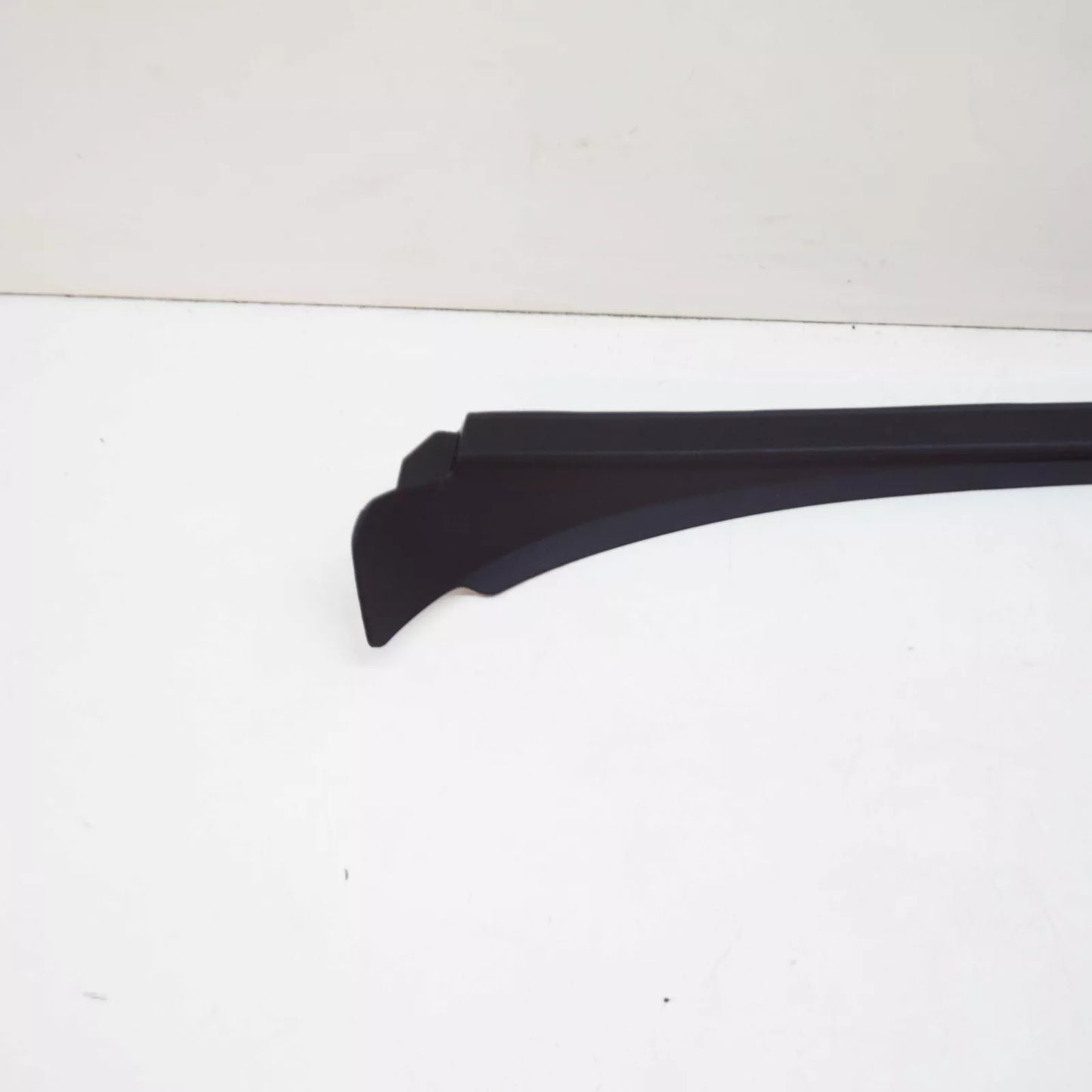 NEW MB A W177 FRONT WINDSHIELD RIGHT SIDE WATER DEFLECTOR A1776903000