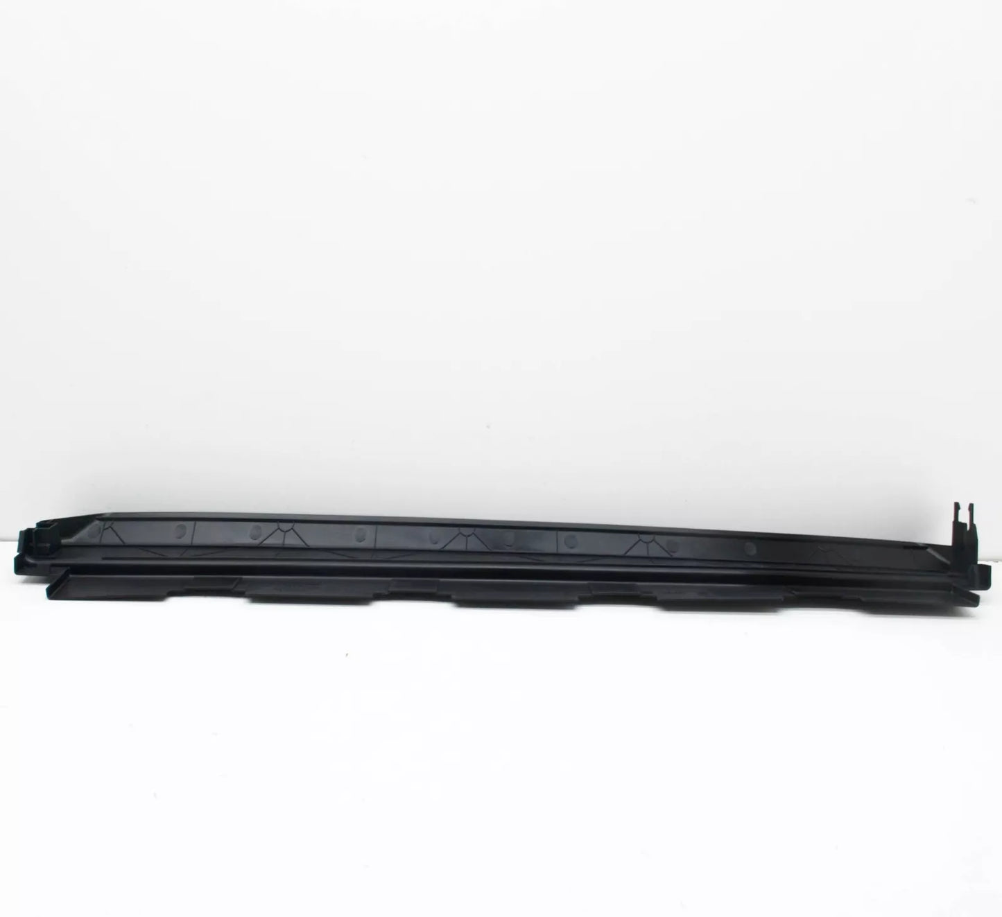 NEW BMW 7 G11 COOLANT RADIATOR UPPER TRIM 17118577636 8577636 2016 ORIGINAL