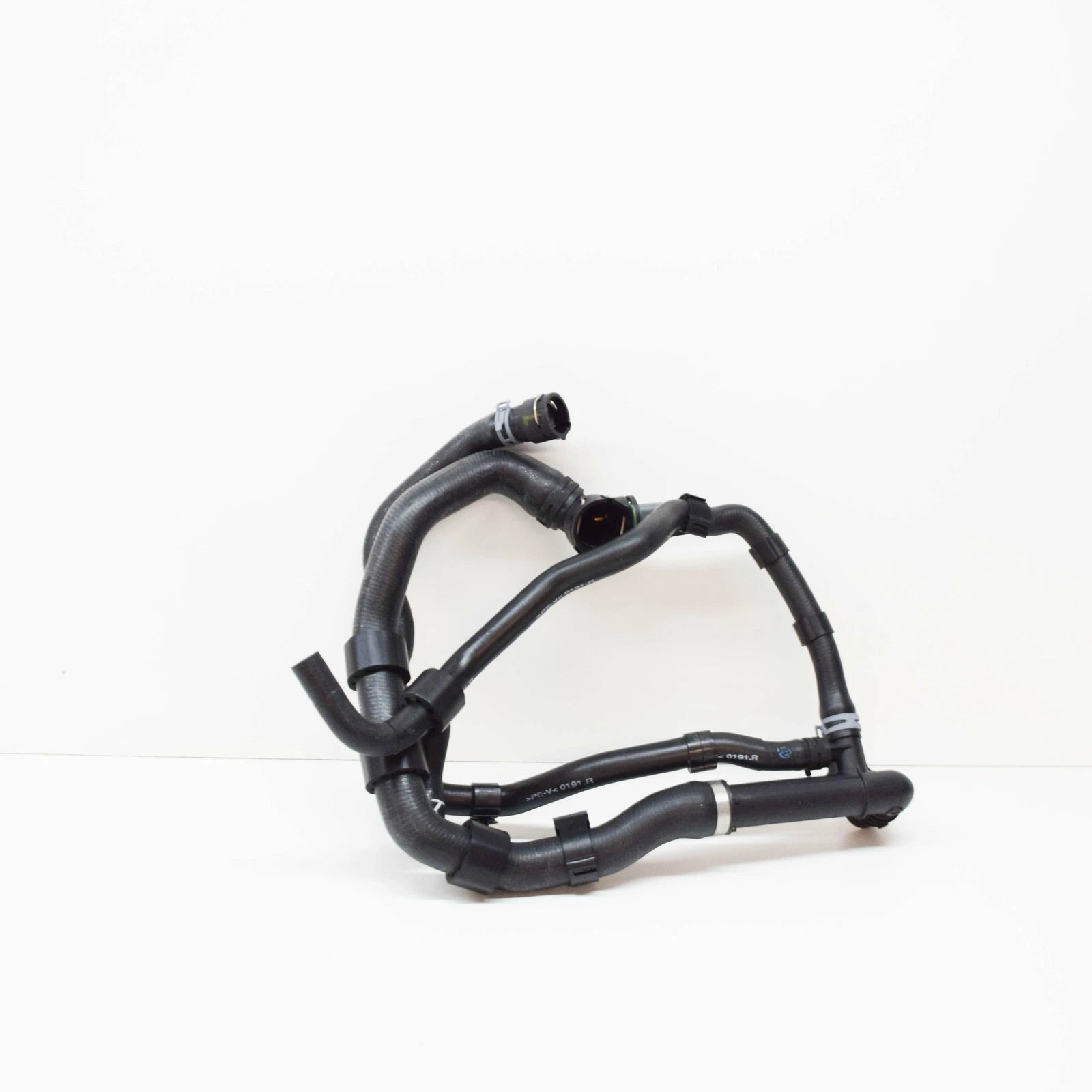 NEW VOLKSWAGEN BEETLE A5 LOWER RADIATOR HOSE 5K0122051P