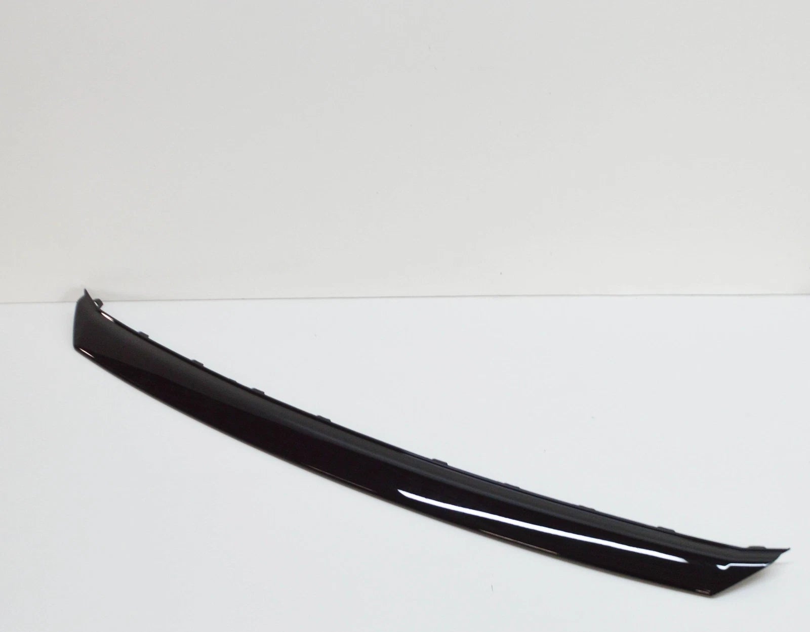 NEW VOLKSWAGEN JETTA A7 FRONT BUMPER CENTER TRIM 17A853053D041 ORIGINAL